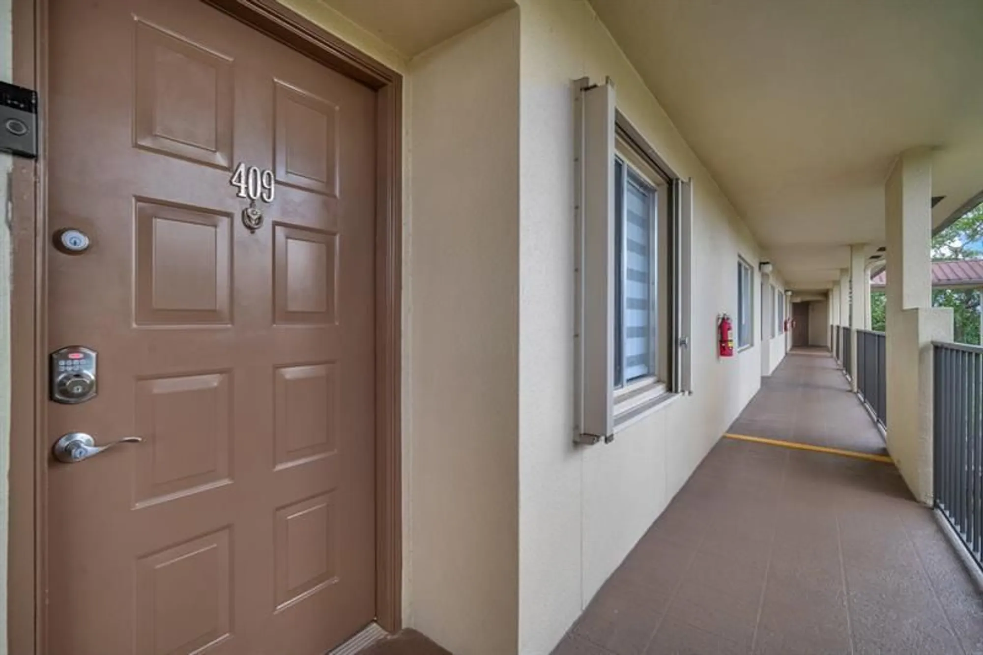 Property Slideshow image 6 of 26 | 1201 sw 141st ave # j409, Pembroke Pines, FL, 33027