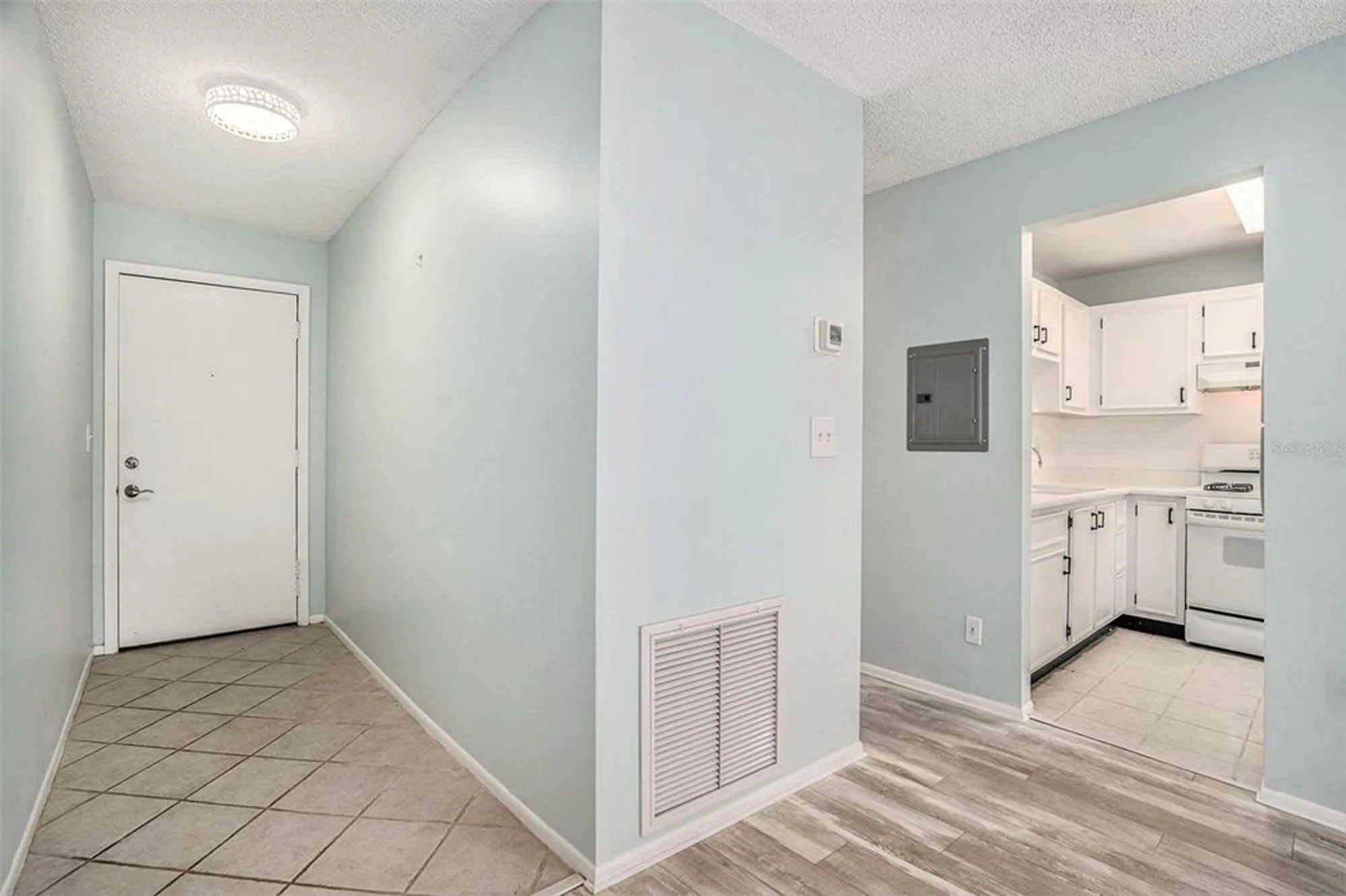 Property Slideshow image 15 of 35 | 5971 terrace park dr n unit 307, St Petersburg, FL, 33709