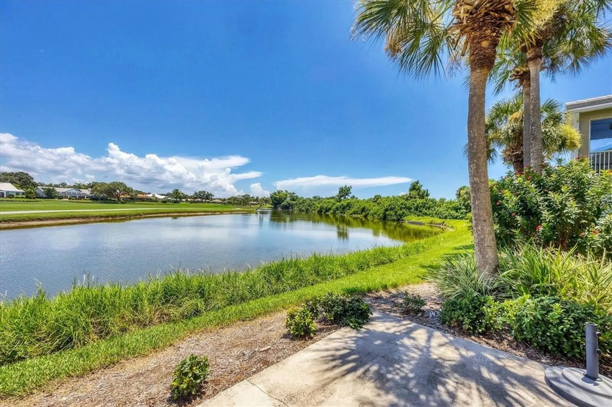 Property Slideshow image 27 of 51 | 119 woodbridge dr unit 102, Venice, FL, 34293