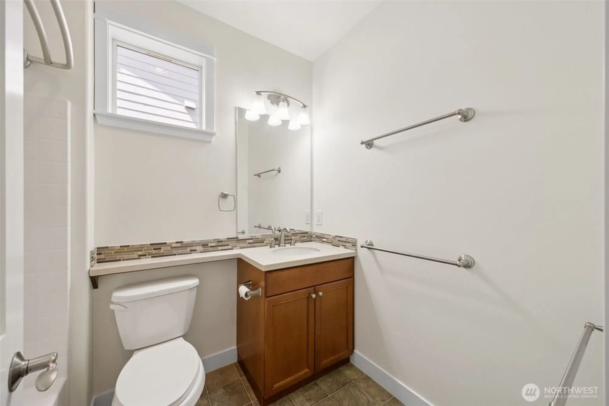 Property Slideshow image 19 of 35 | 14714 knoll park ct, Bonney Lake, WA, 98391