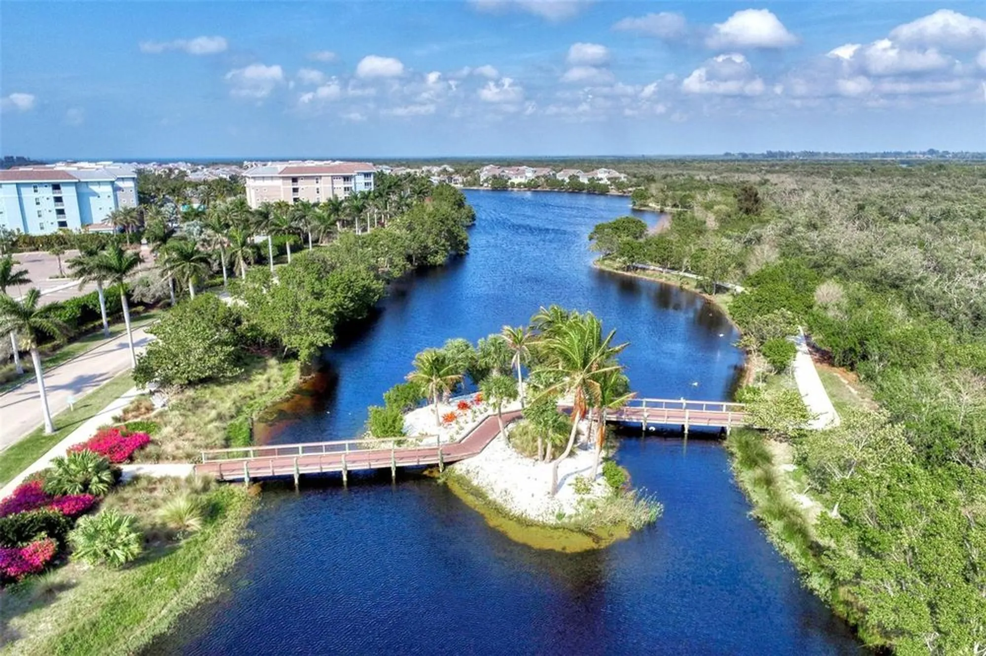 Property Slideshow image 86 of 88 | 230 sapphire lake dr unit 201, Bradenton, FL, 34209