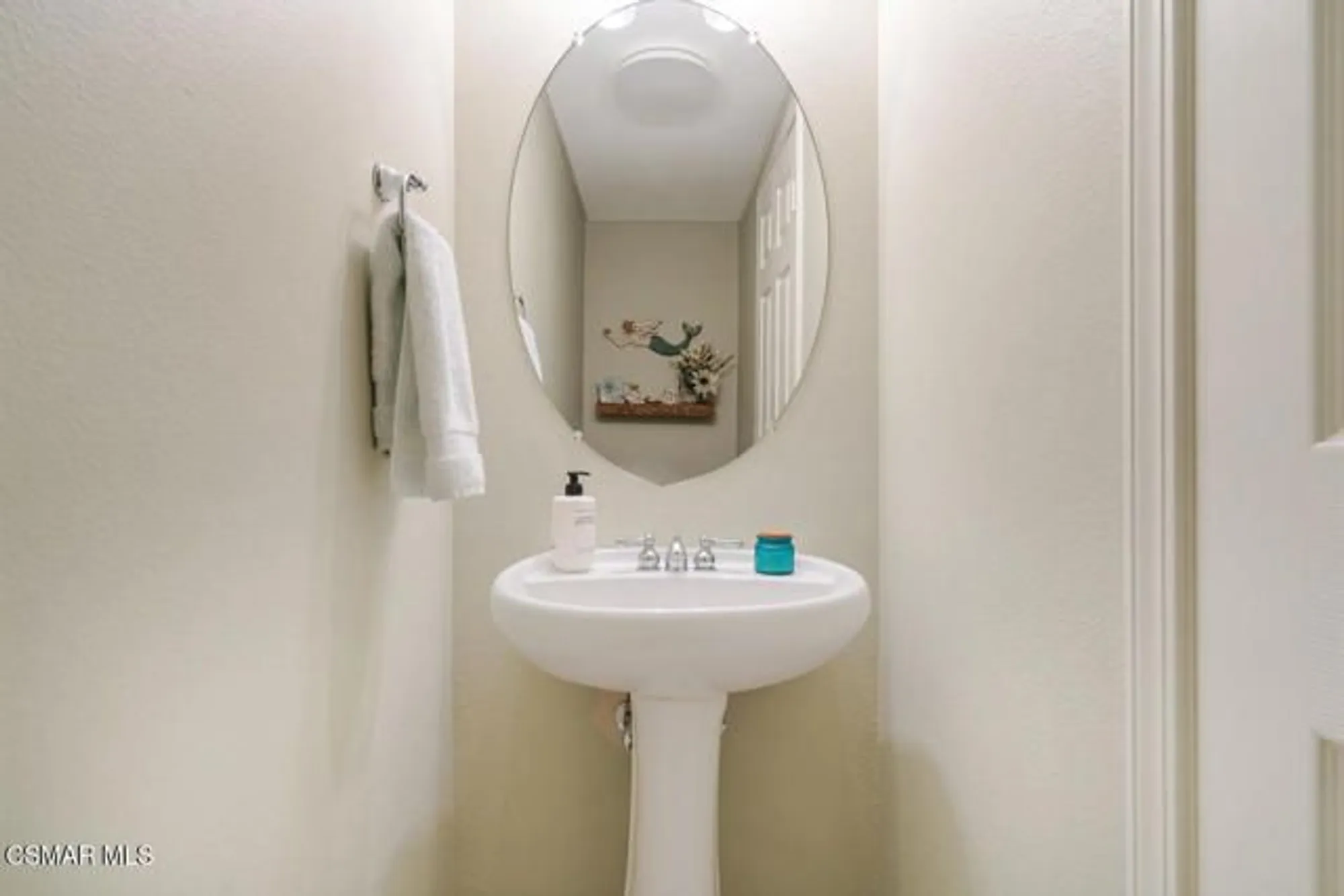 Property Slideshow image 20 of 27 | 2040 freesia ave, Simi Valley, CA, 93063