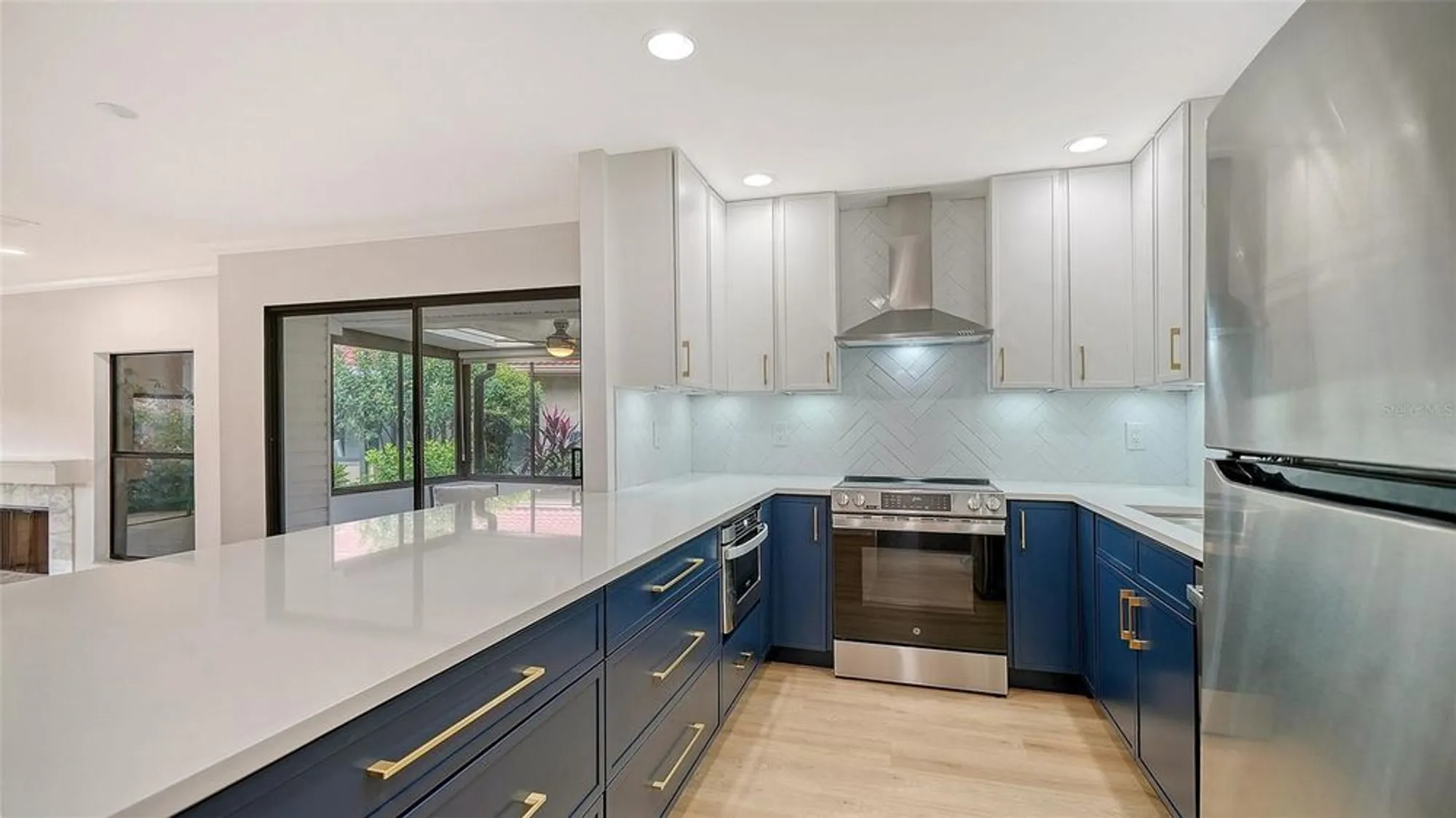 Property Slideshow image 7 of 48 | 5027 kestral park # 64, Sarasota, FL, 34231