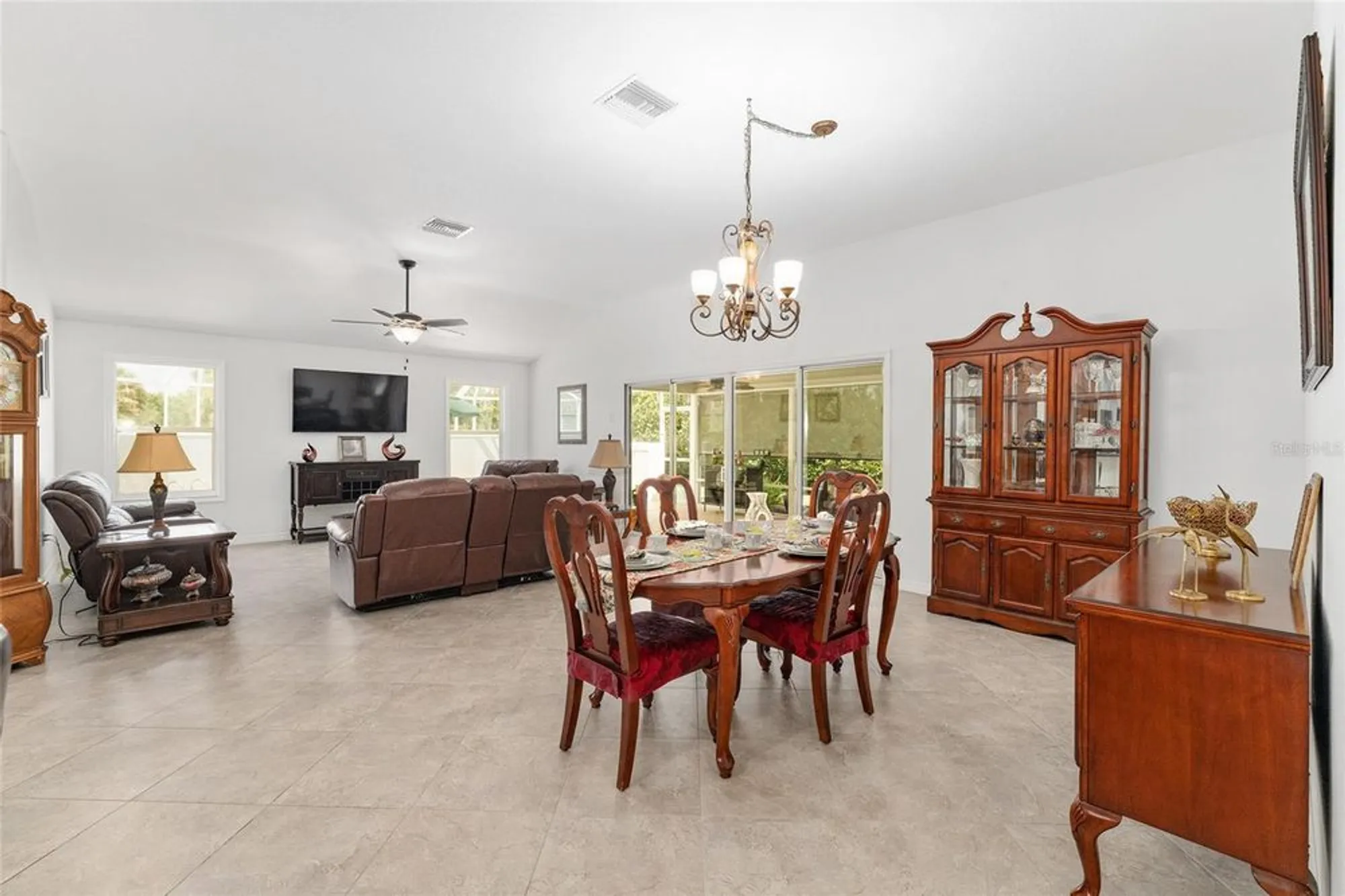 Property Slideshow image 13 of 47 | 506 deauville ct, The Villages, FL, 32163
