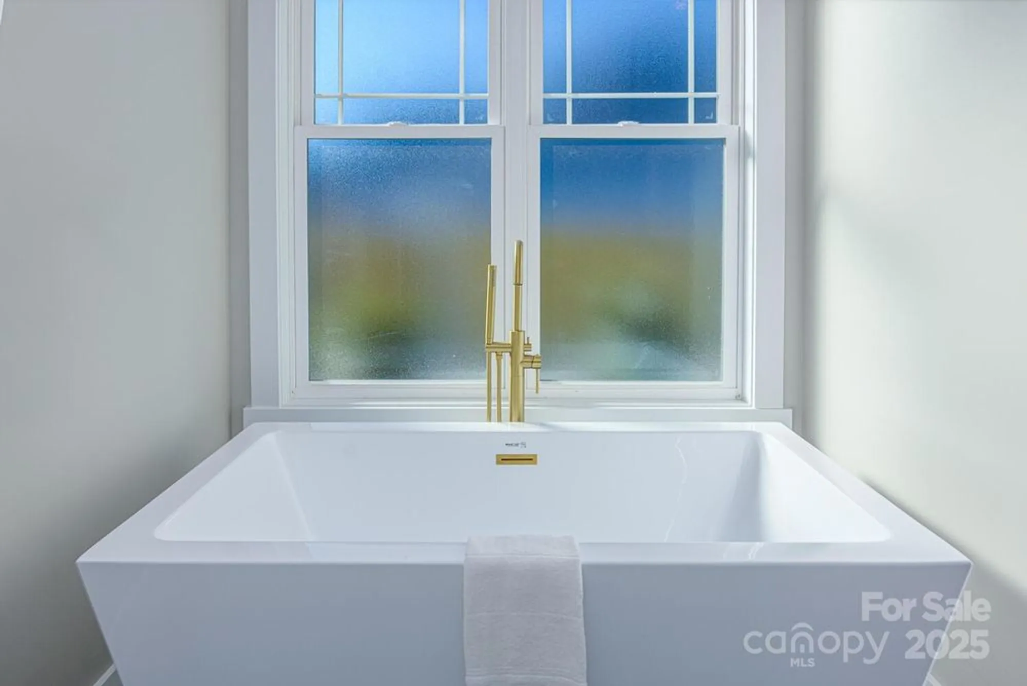 Property Slideshow image 29 of 48 | 131 dawn mist ct, Hendersonville, NC, 28791