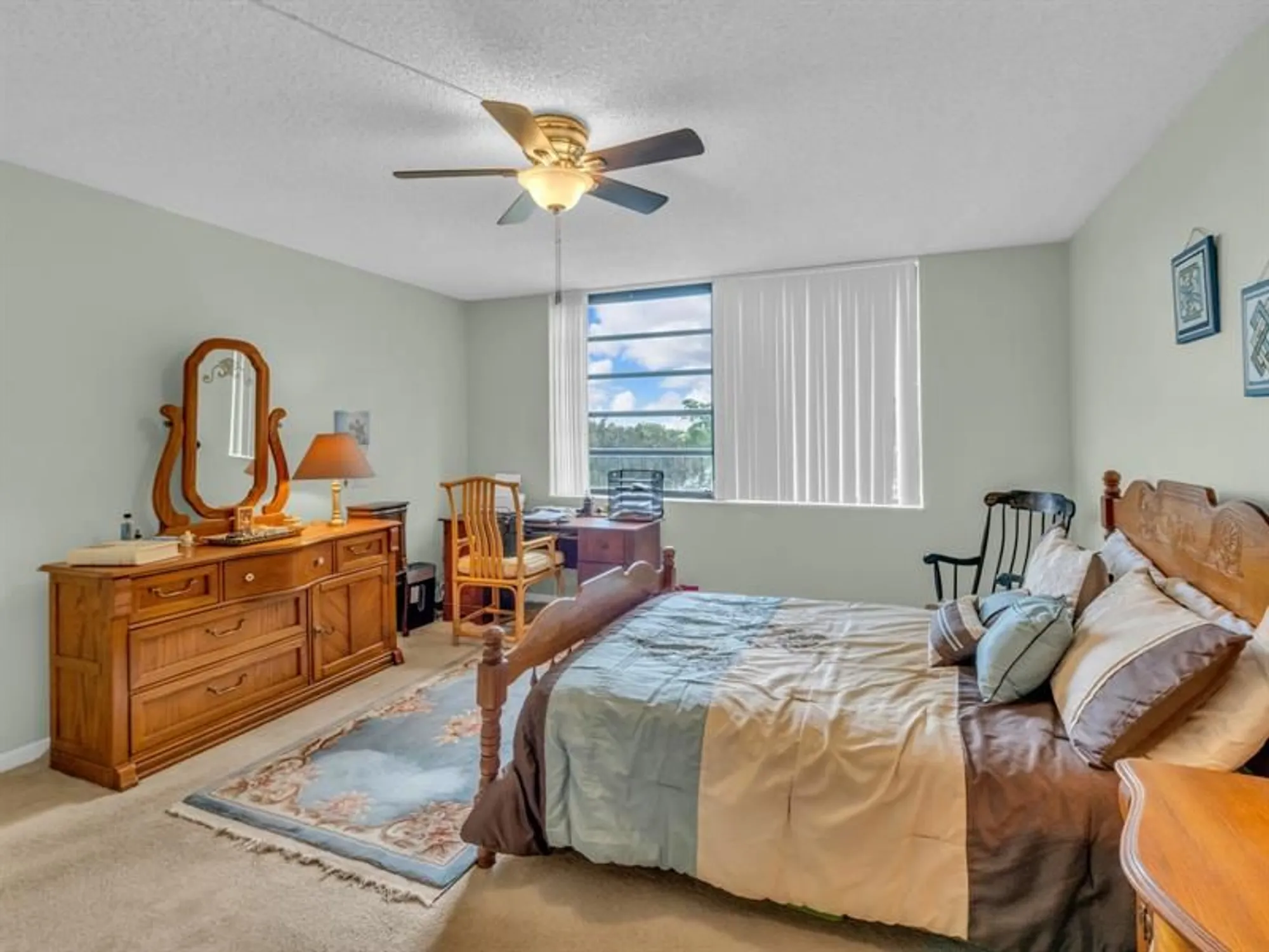 Property Slideshow image 26 of 51 | 1101 colony point cir 422, Pembroke Pines, FL, 33026