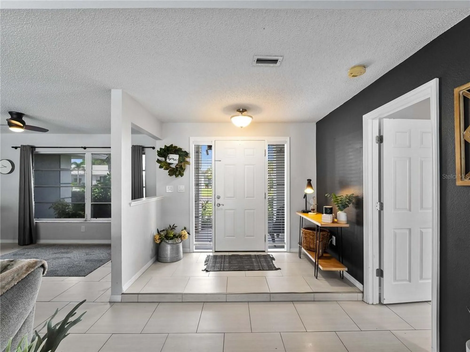 Property Slideshow image 6 of 61 | 523 warwick dr, Venice, FL, 34293