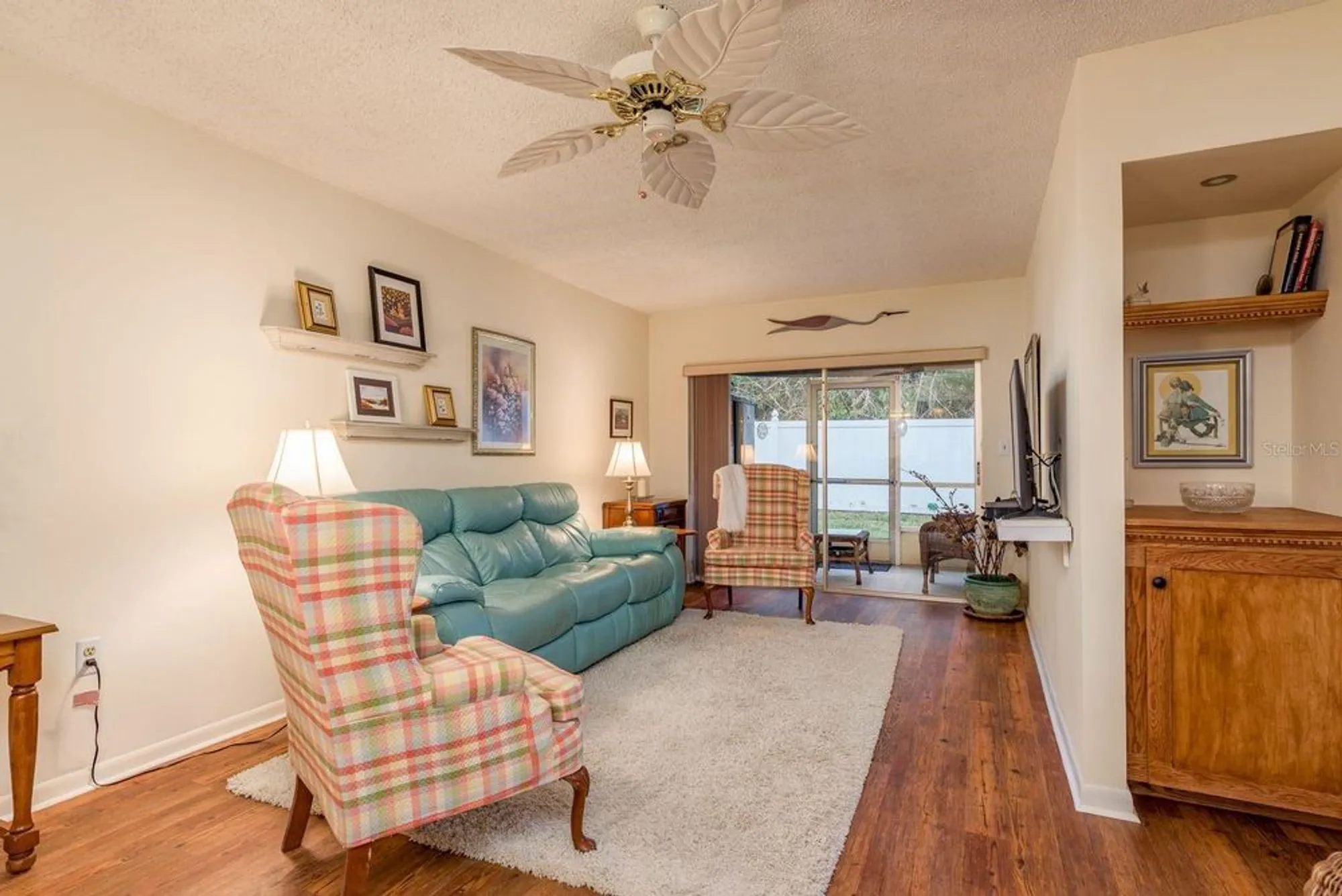 Property Slideshow image 8 of 27 | 952 virginia st 105, Dunedin, FL, 34698