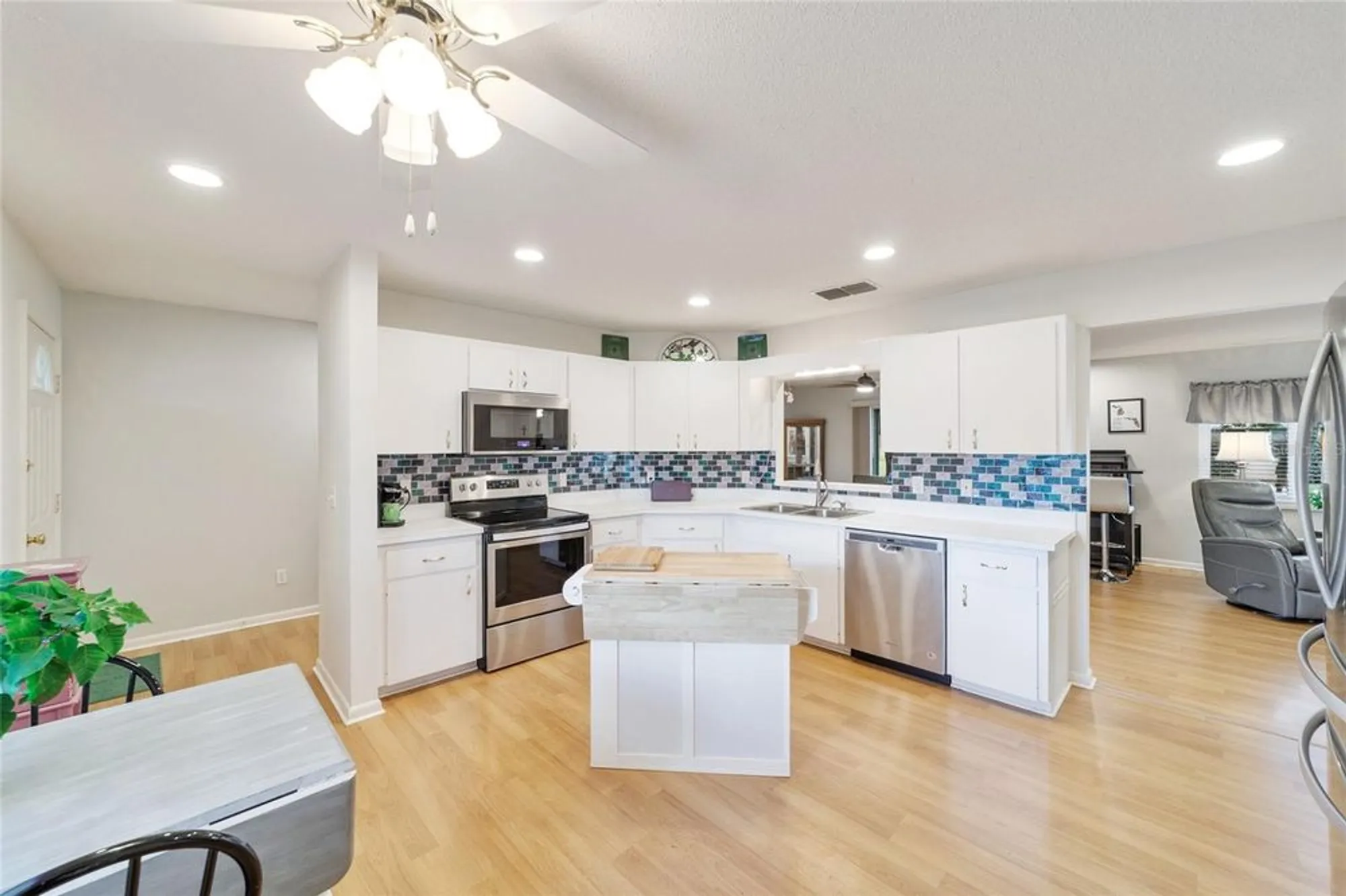 Property Slideshow image 10 of 27 | 9729 sw 99th ave, Ocala, FL, 34481