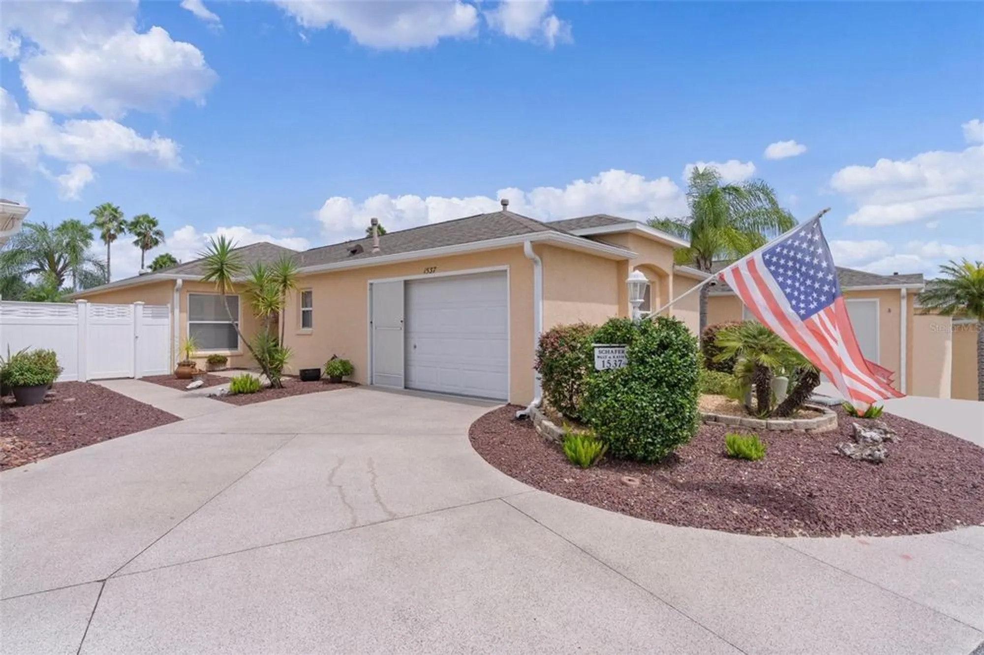 Property Slideshow image 1 of 36 | 1537 barnwell pl, The Villages, FL, 32162