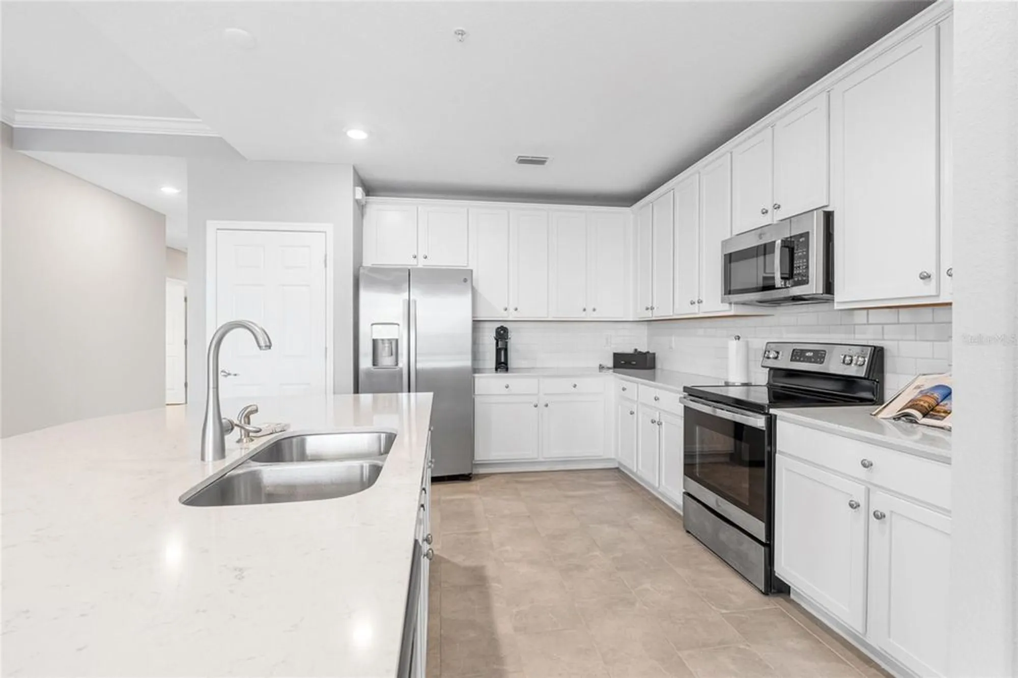 Property Slideshow image 15 of 74 | 10038 crooked creek dr unit 103, Venice, FL, 34293