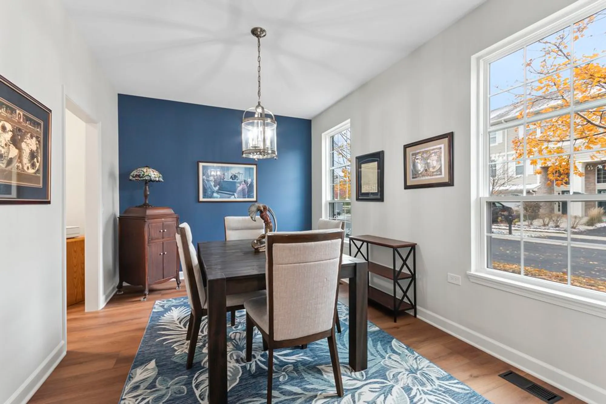 Property Slideshow image 4 of 31 | 631 belmont ln, Carol Stream, IL, 60188