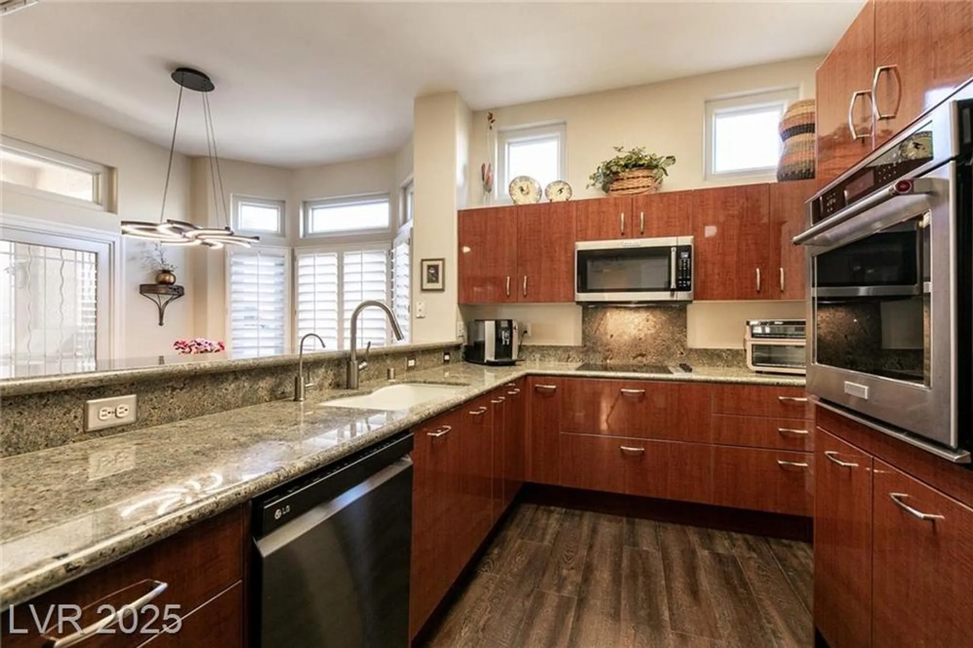 Property Slideshow image 13 of 46 | 1901 capestone st, Las Vegas, NV, 89134