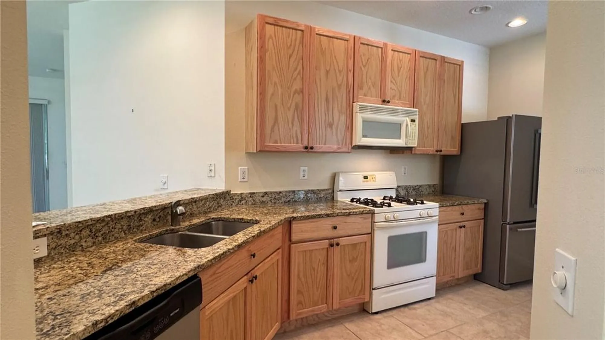 Property Slideshow image 5 of 24 | 8228 simpson falls ct, Sarasota, FL, 34243