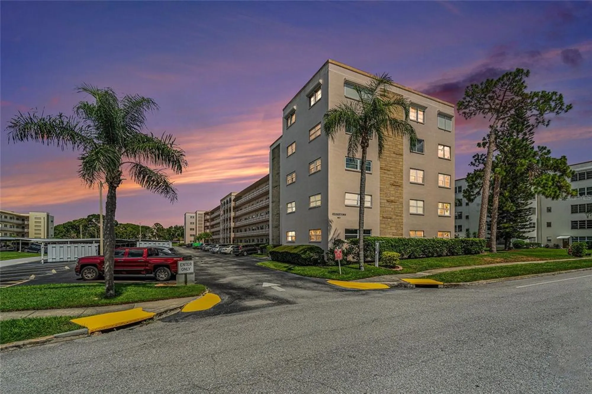 Property Slideshow image 1 of 17 | 5623 80th st n unit 415, St Petersburg, FL, 33709