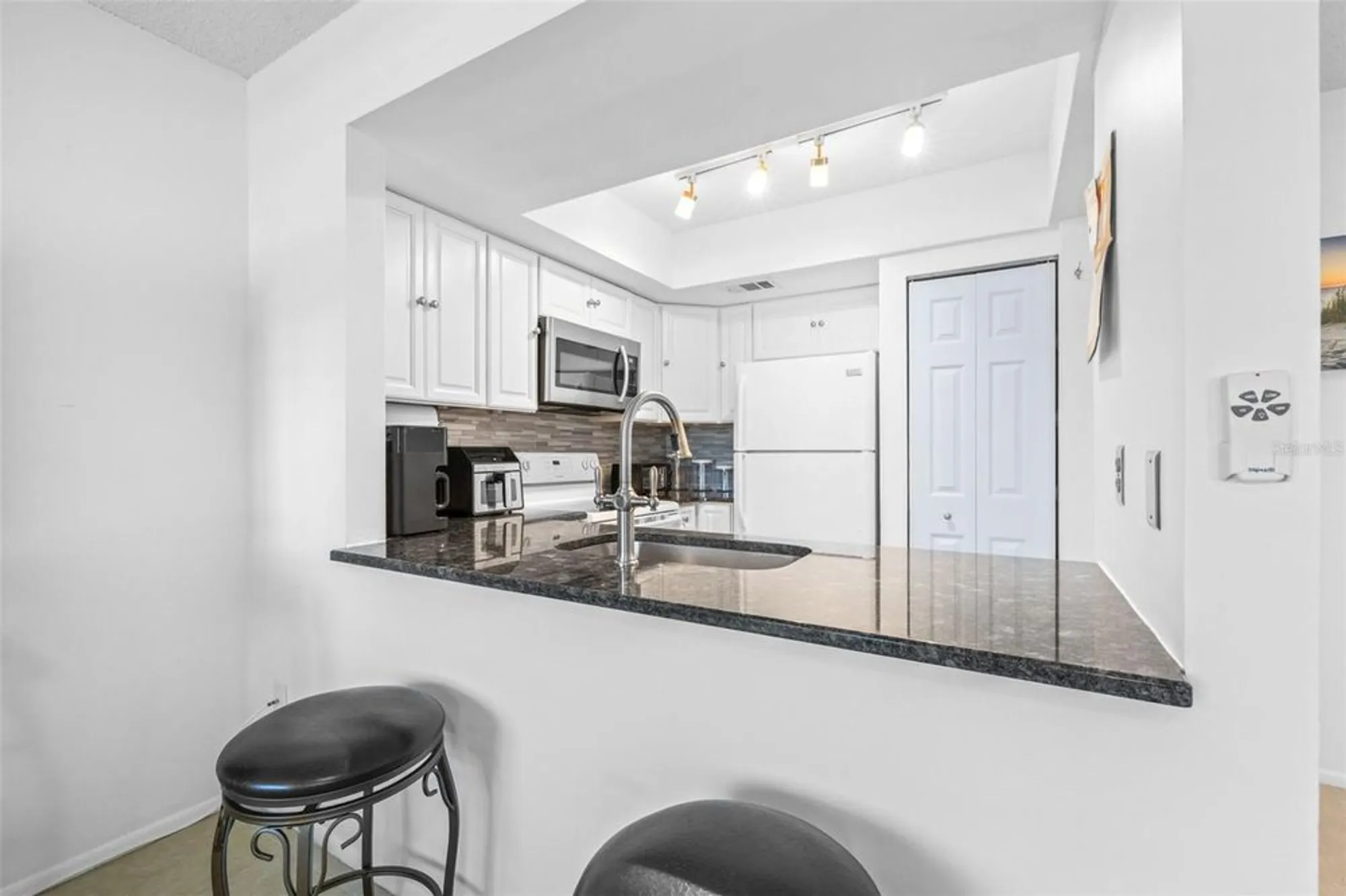 Property Slideshow image 10 of 33 | 1250 s pinellas ave apt 711, Tarpon Springs, FL, 34689