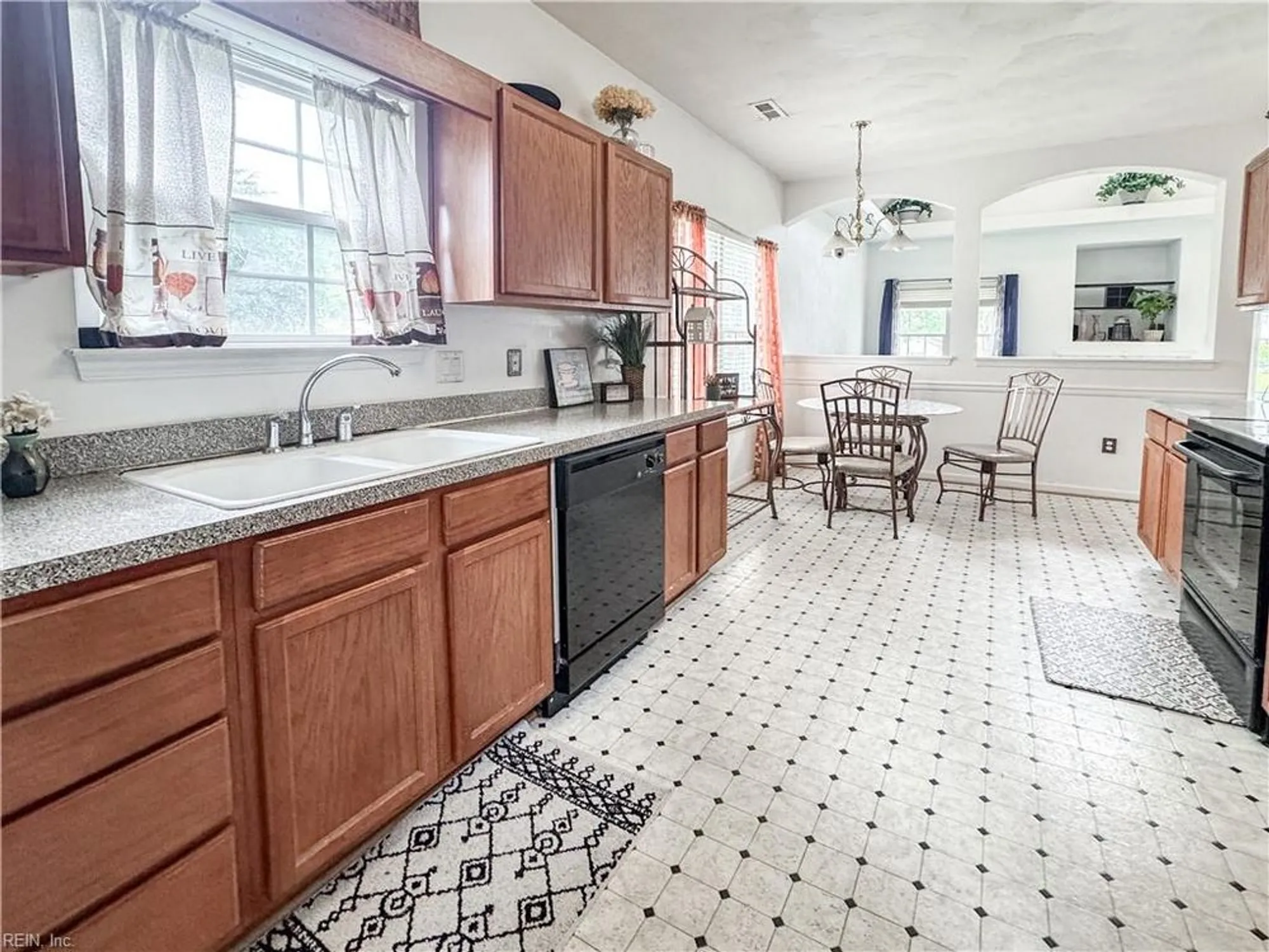 Property Slideshow image 6 of 38 | 2937 einstein dr, Virginia Beach, VA, 23456