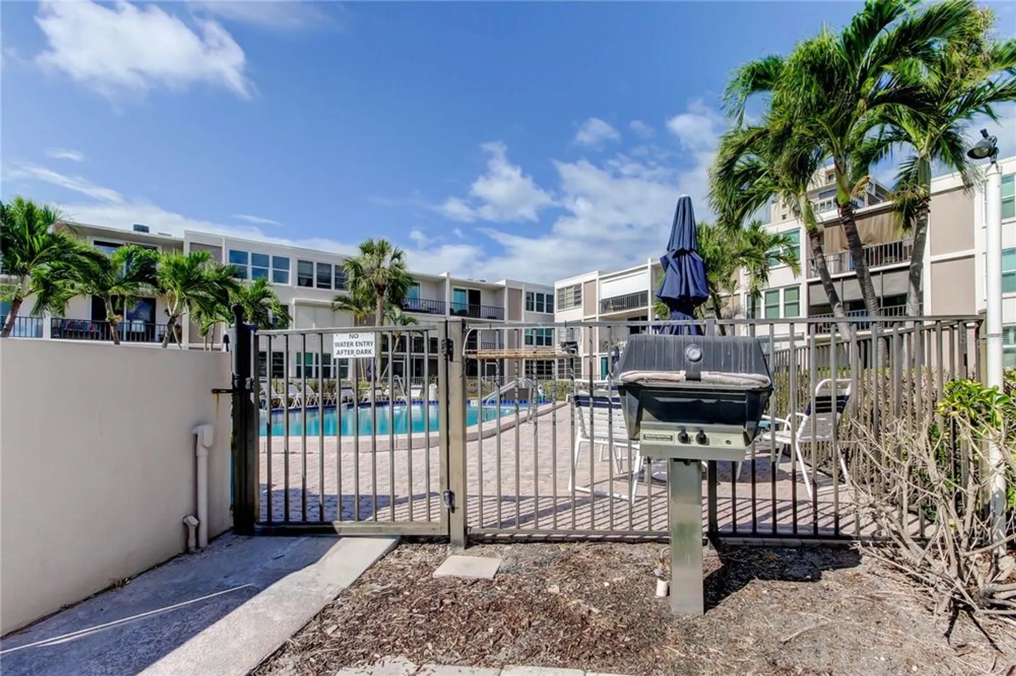 Property Slideshow image 14 of 45 | 7425 bay island dr 203, South Pasadena, FL, 33707