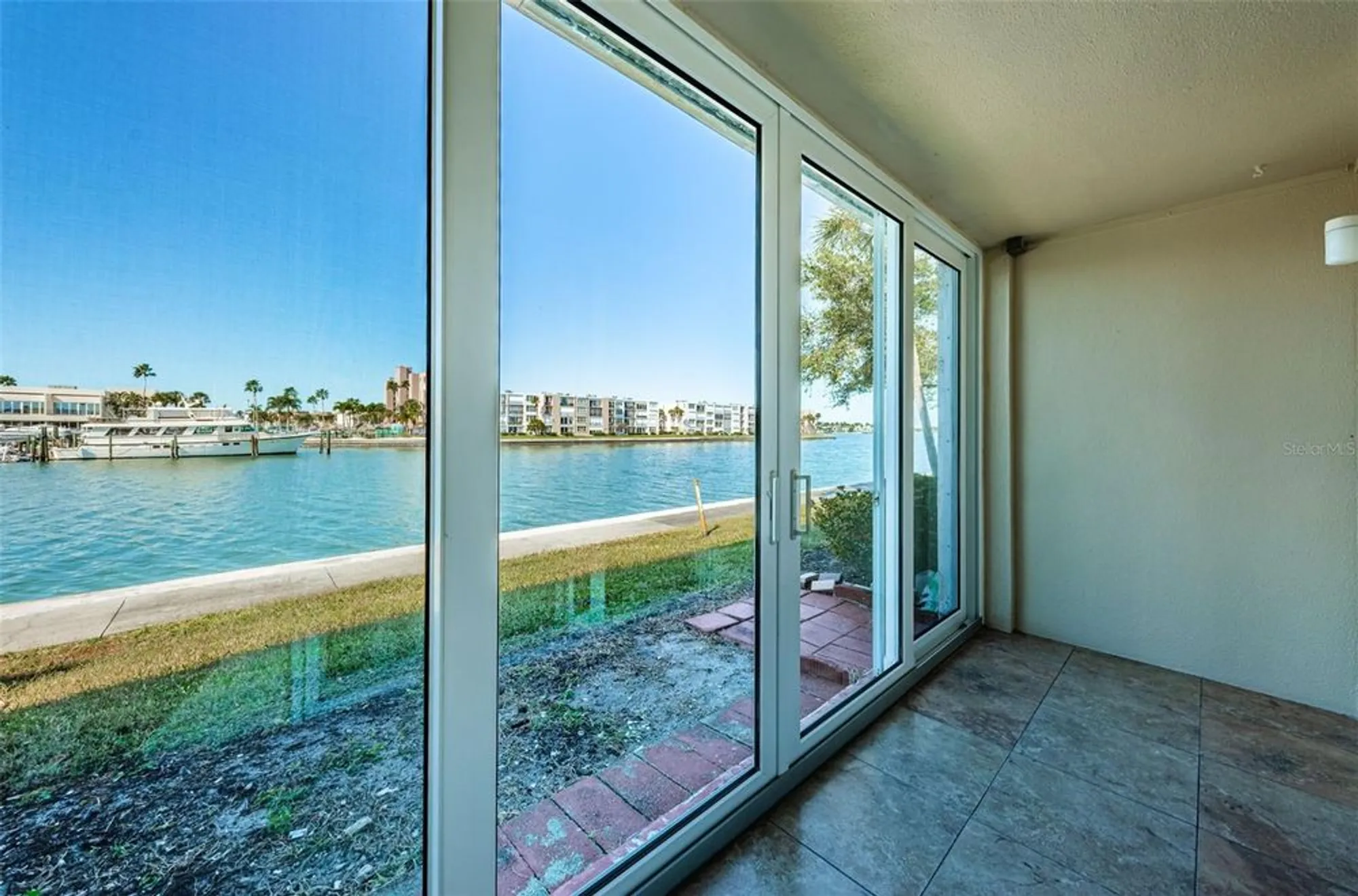 Property Slideshow image 29 of 90 | 7420 bay island dr 171, South Pasadena, FL, 33707