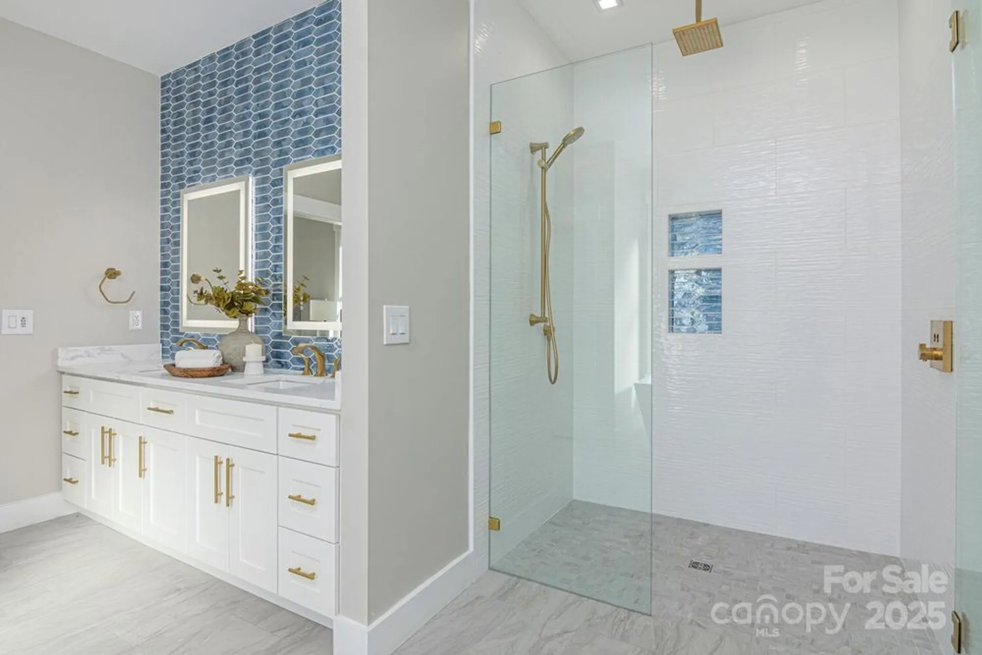 Property Slideshow image 27 of 48 | 131 dawn mist ct, Hendersonville, NC, 28791