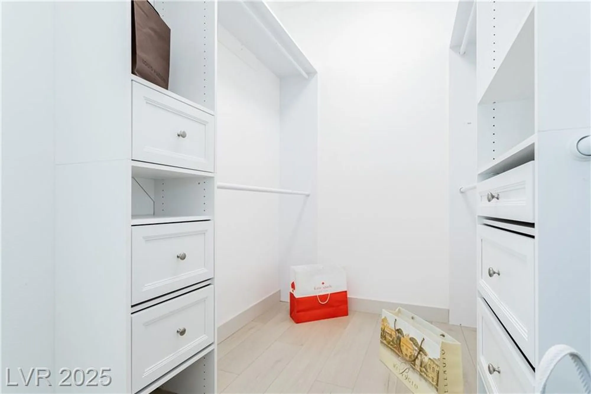 Property Slideshow image 42 of 72 | 2589 evansville ave, Henderson, NV, 89052