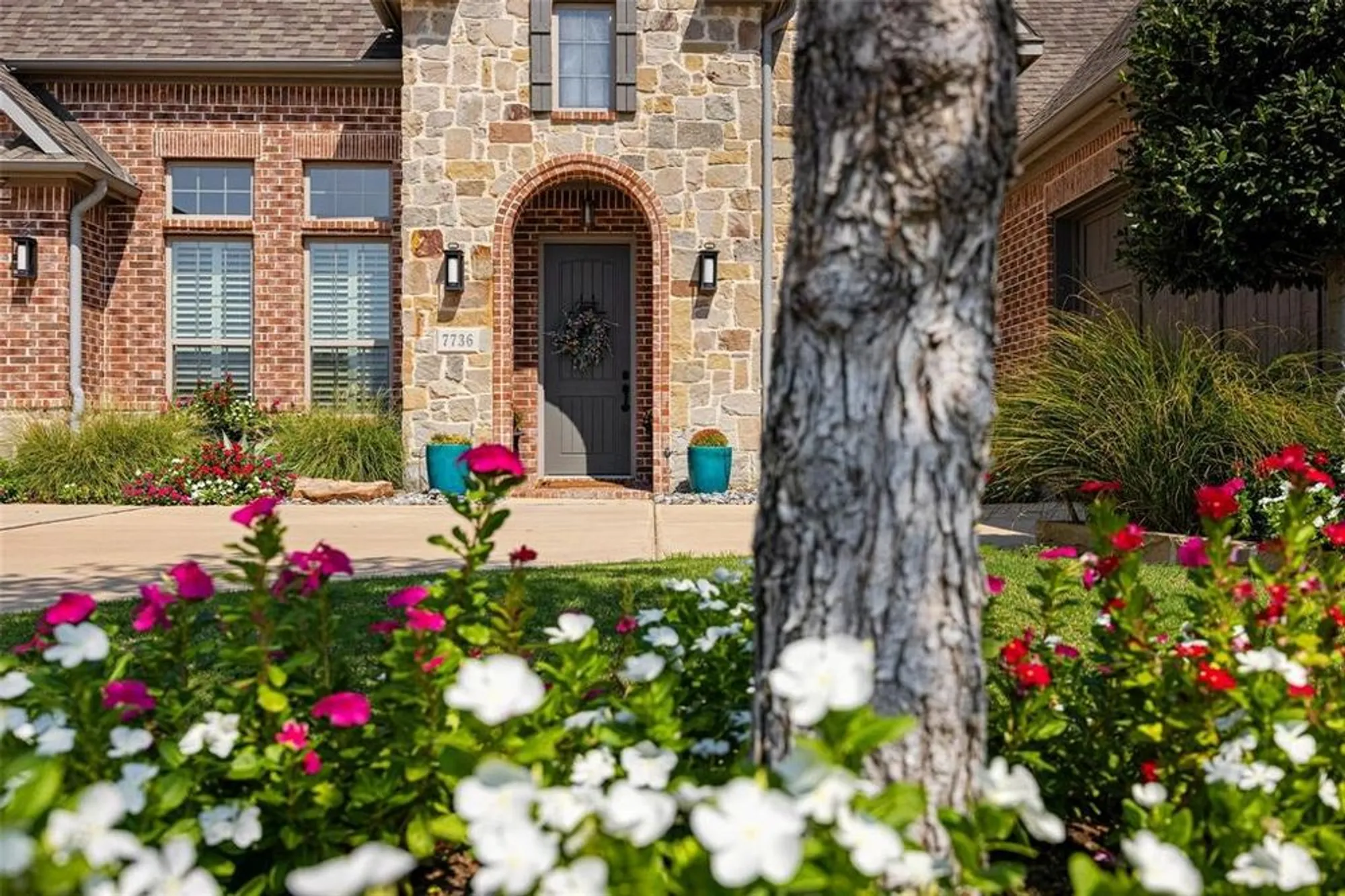 Property Slideshow image 5 of 40 | 7736 castlebridge, The Colony, TX, 75056