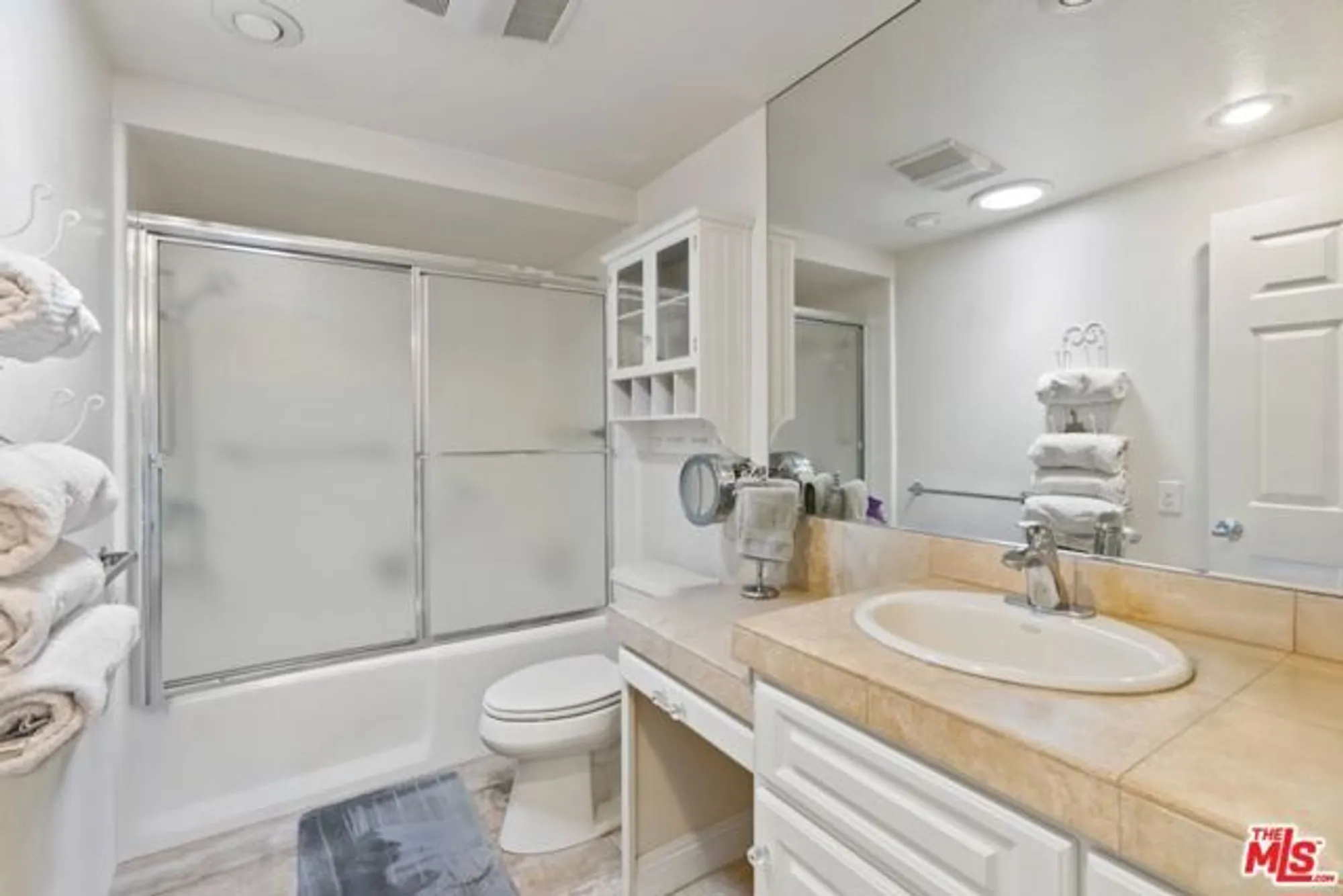 Property Slideshow image 13 of 22 | 395 avenida castilla b, Laguna Woods, CA, 92637