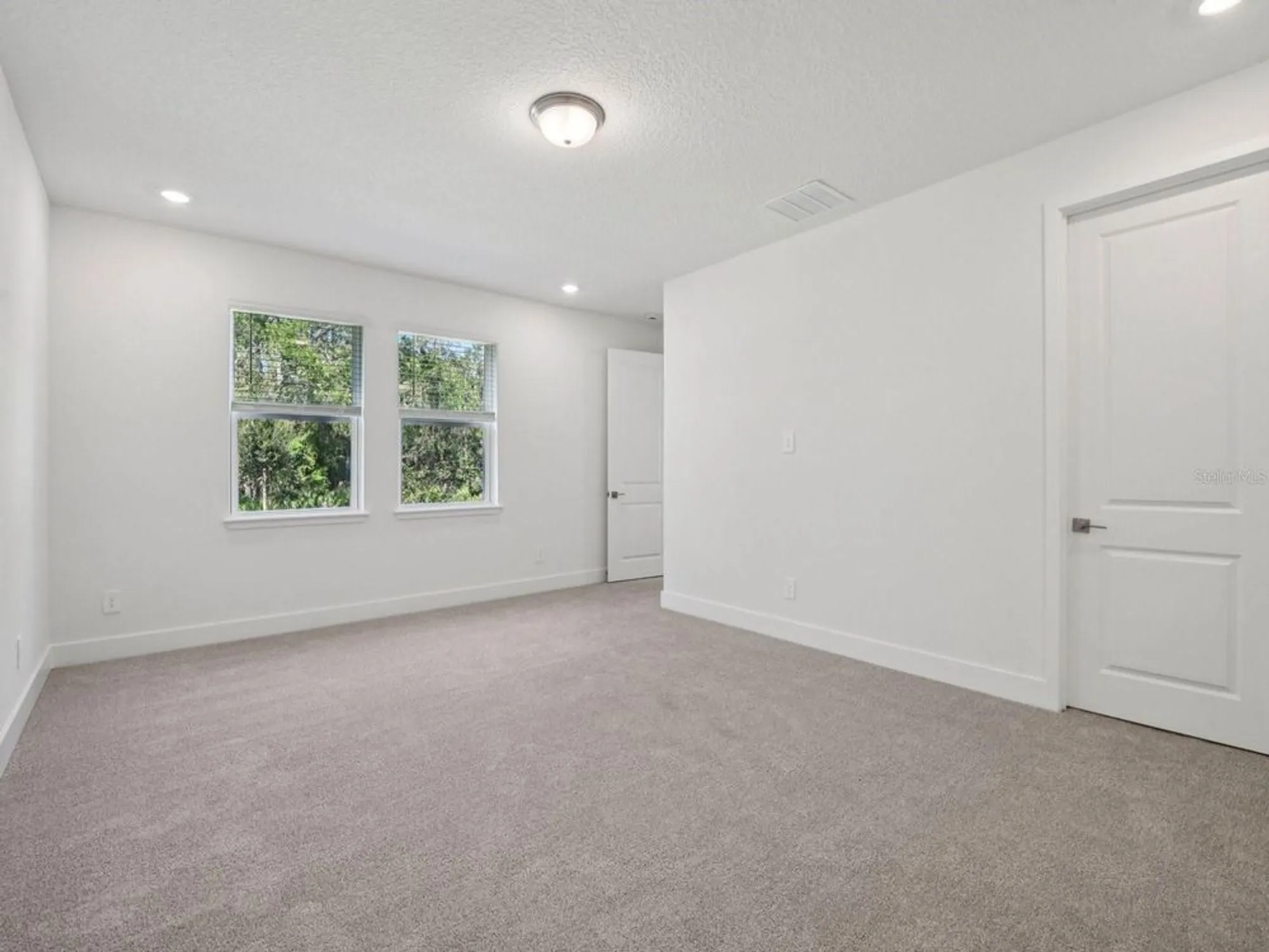 Property Slideshow image 8 of 12 | 1332 oakhaven ave, Ormond Beach, FL, 32174