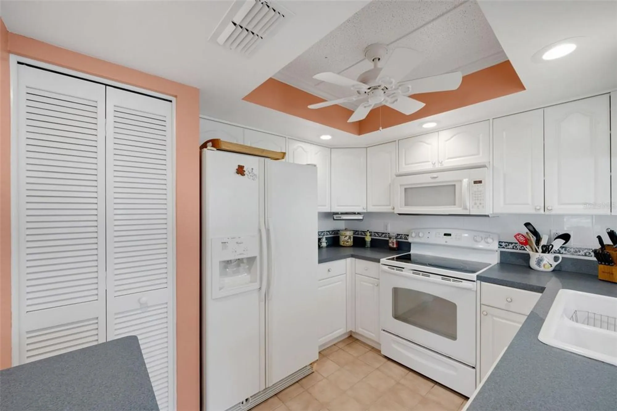 Property Slideshow image 18 of 79 | 3681 ridgemont ct, Palm Harbor, FL, 34684
