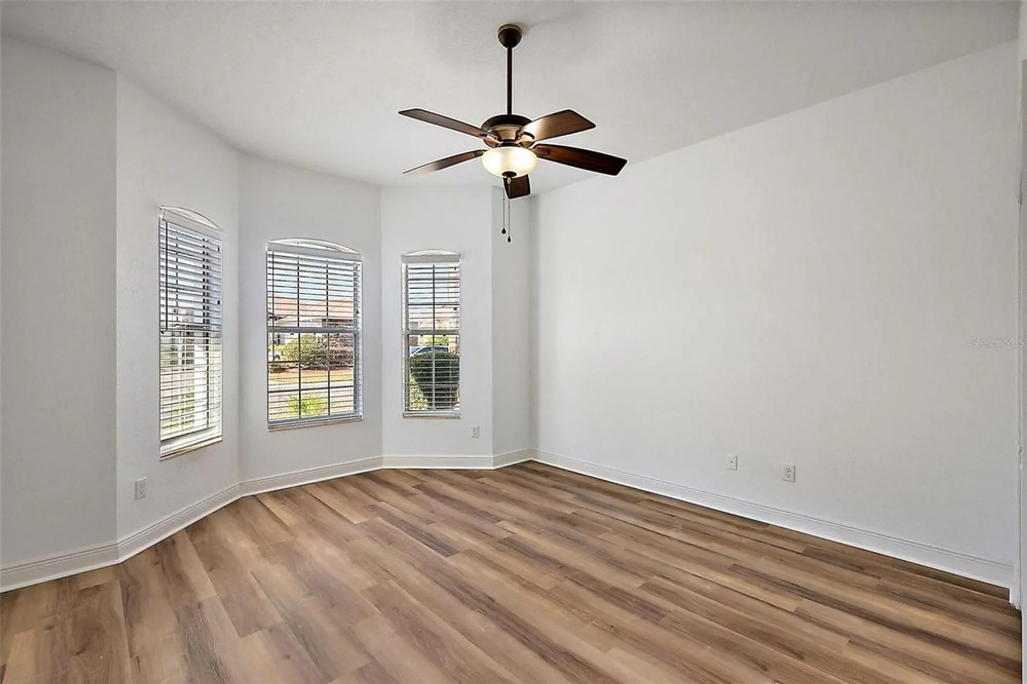 Property Slideshow image 32 of 70 | 10173 lake miona way, Oxford, FL, 34484