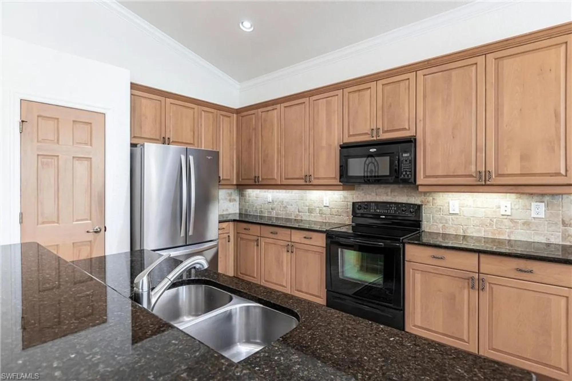 Property Slideshow image 17 of 48 | 3670 lakeview isle ct, Fort Myers, FL, 33905