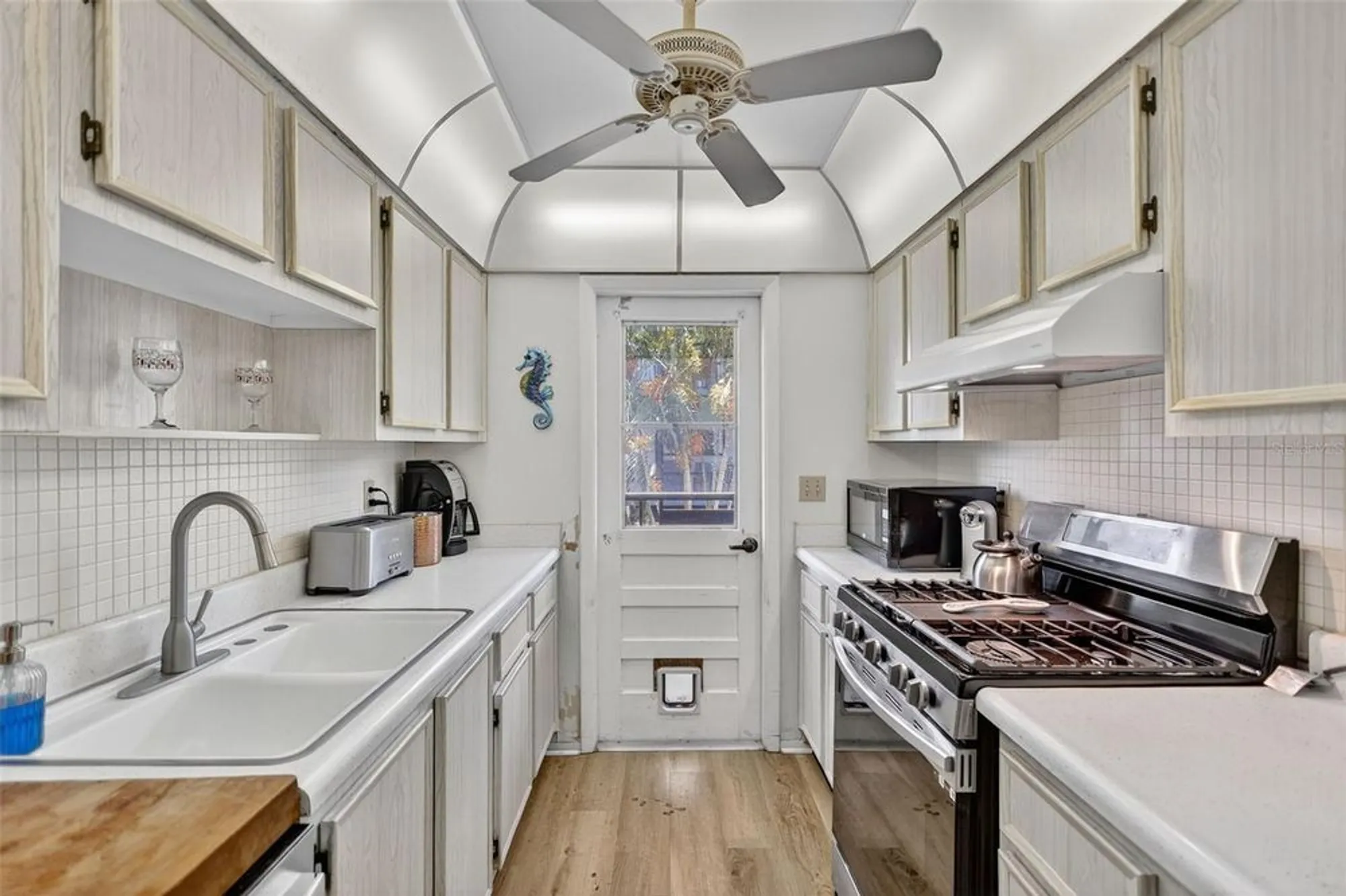 Property Slideshow image 22 of 36 | 5975 terrace park dr n unit 209, Saint Petersburg, FL, 33709