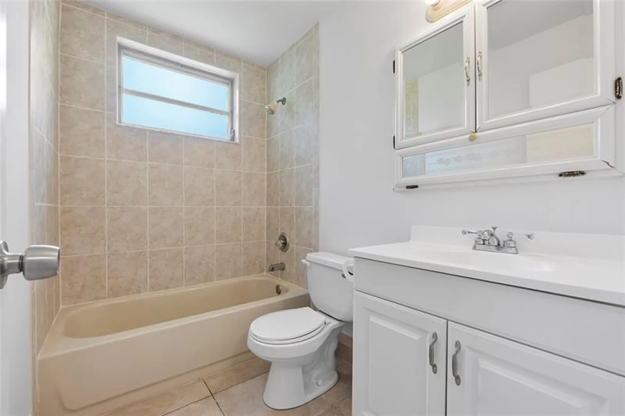 Property Slideshow image 10 of 21 | 7708 margate blvd, Margate, FL, 33063