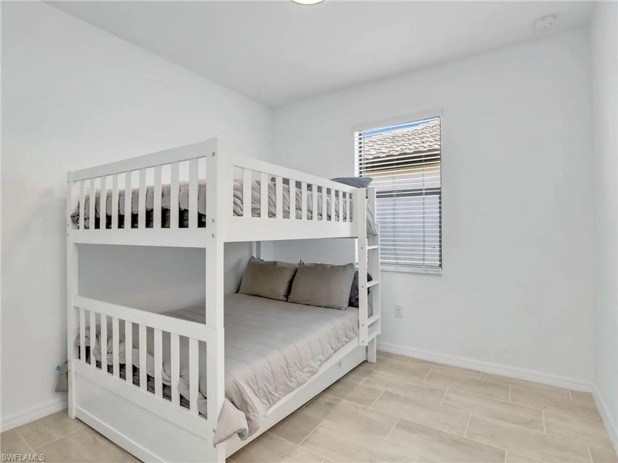 Property Slideshow image 23 of 50 | 11512 shady palm way, Fort Myers, FL, 33913