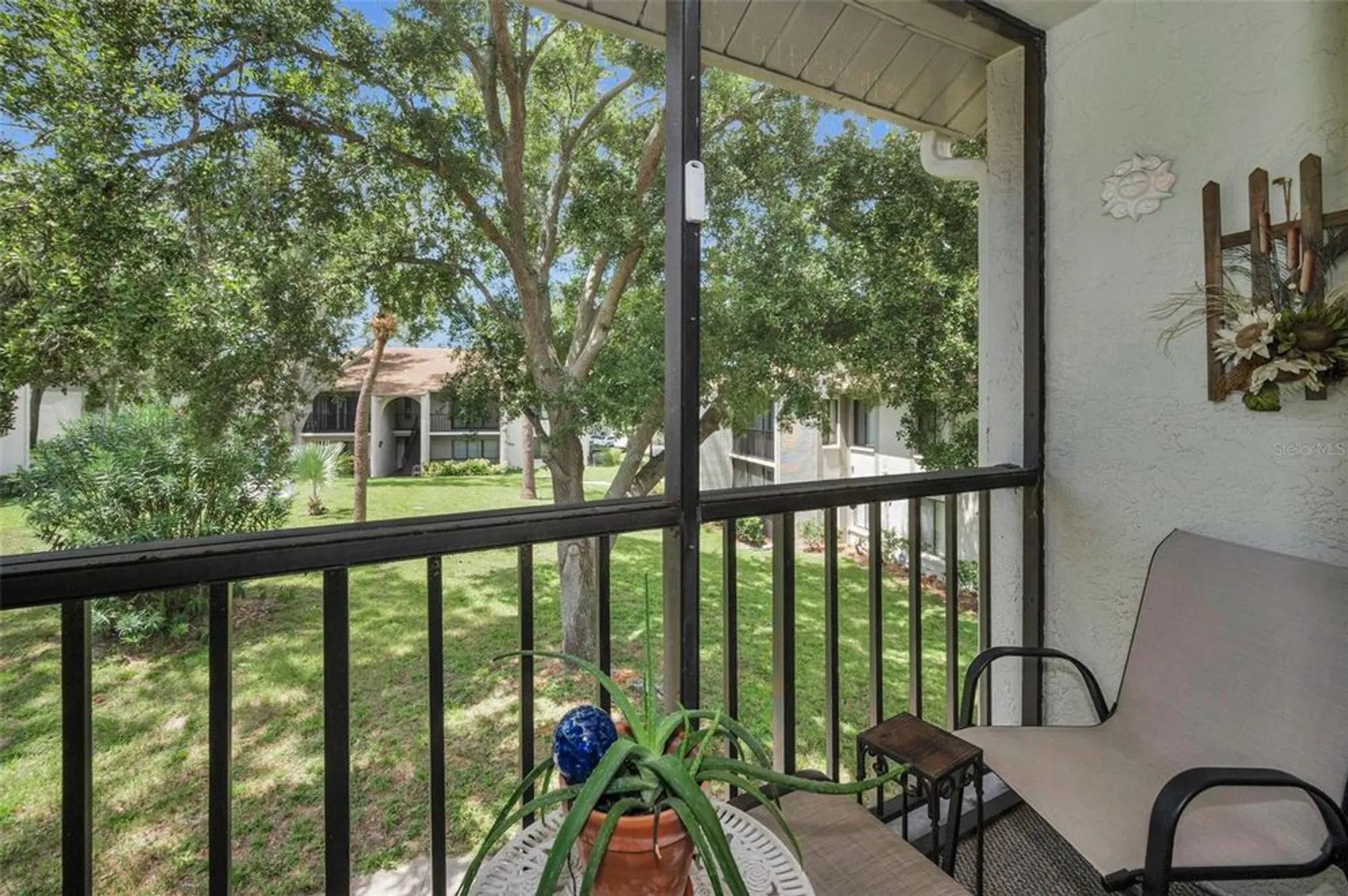Property Slideshow image 13 of 65 | 2666 pine ridge way c2, Palm Harbor, FL, 34684