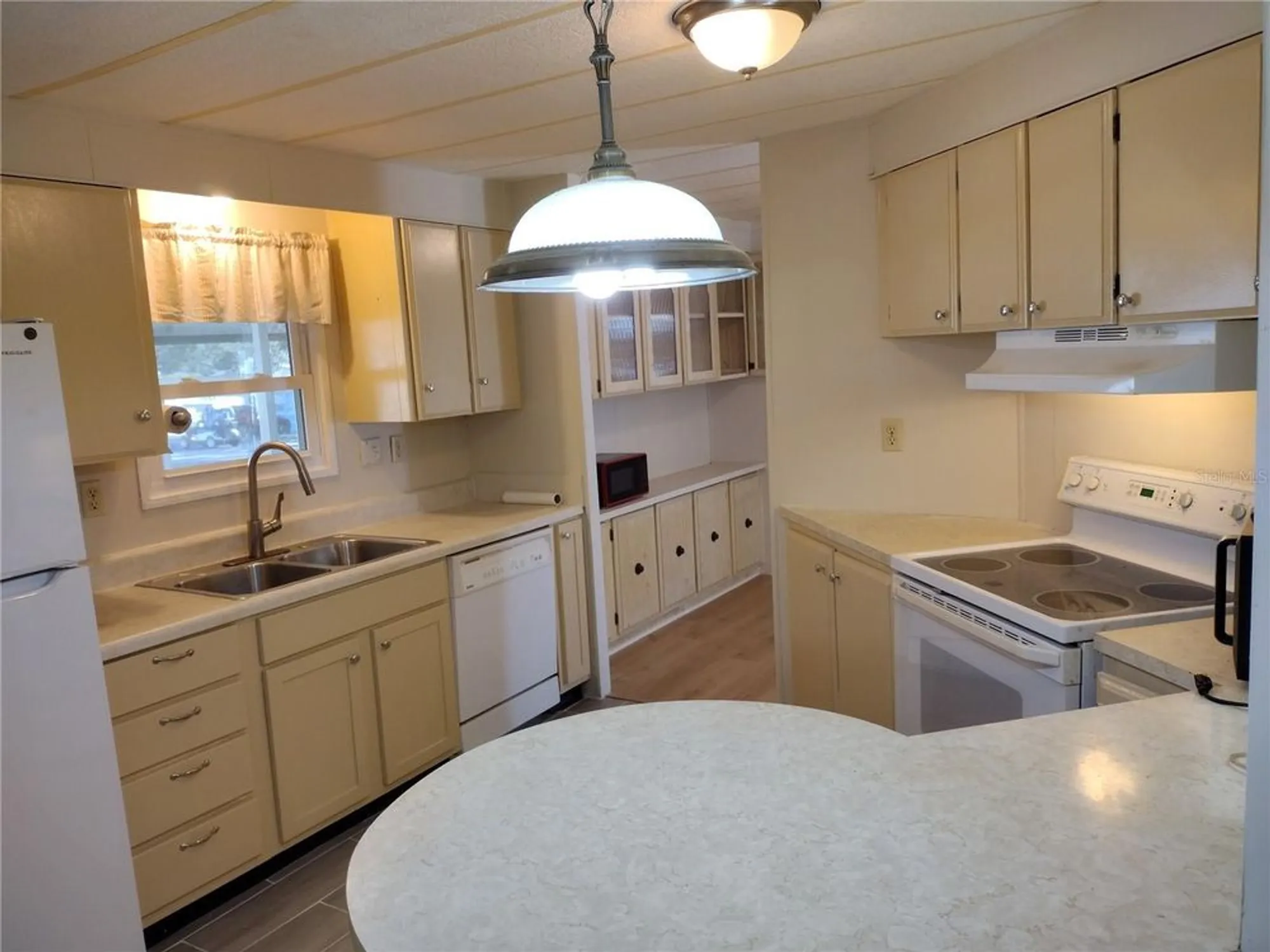 Property Slideshow image 10 of 22 | 925 beechwood ave, Lady Lake, FL, 32159