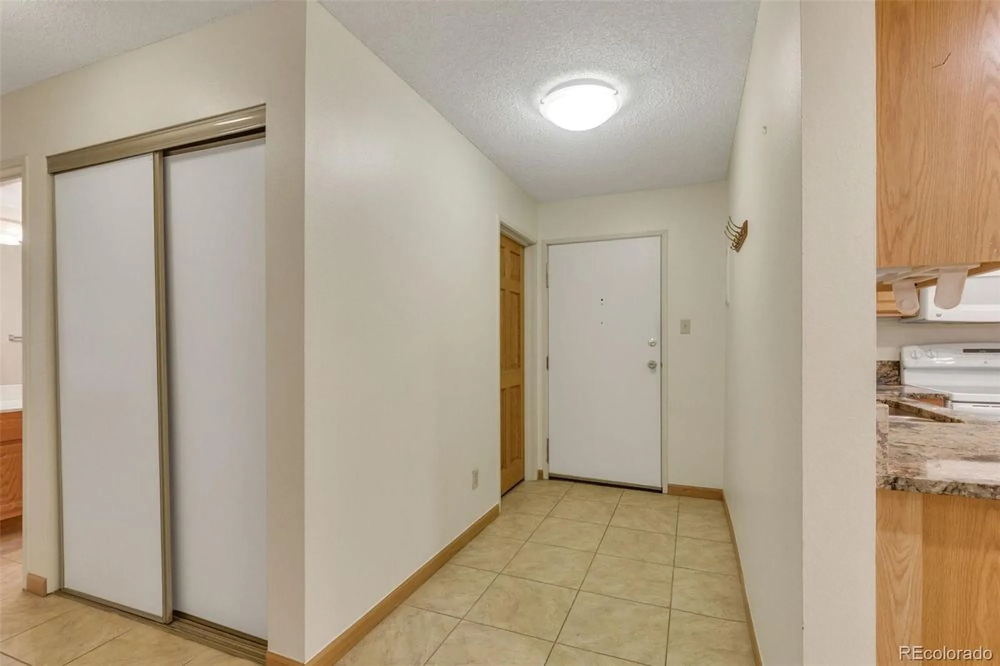 Property Slideshow image 19 of 44 | 13952 e marina dr apt 102, Aurora, CO, 80014