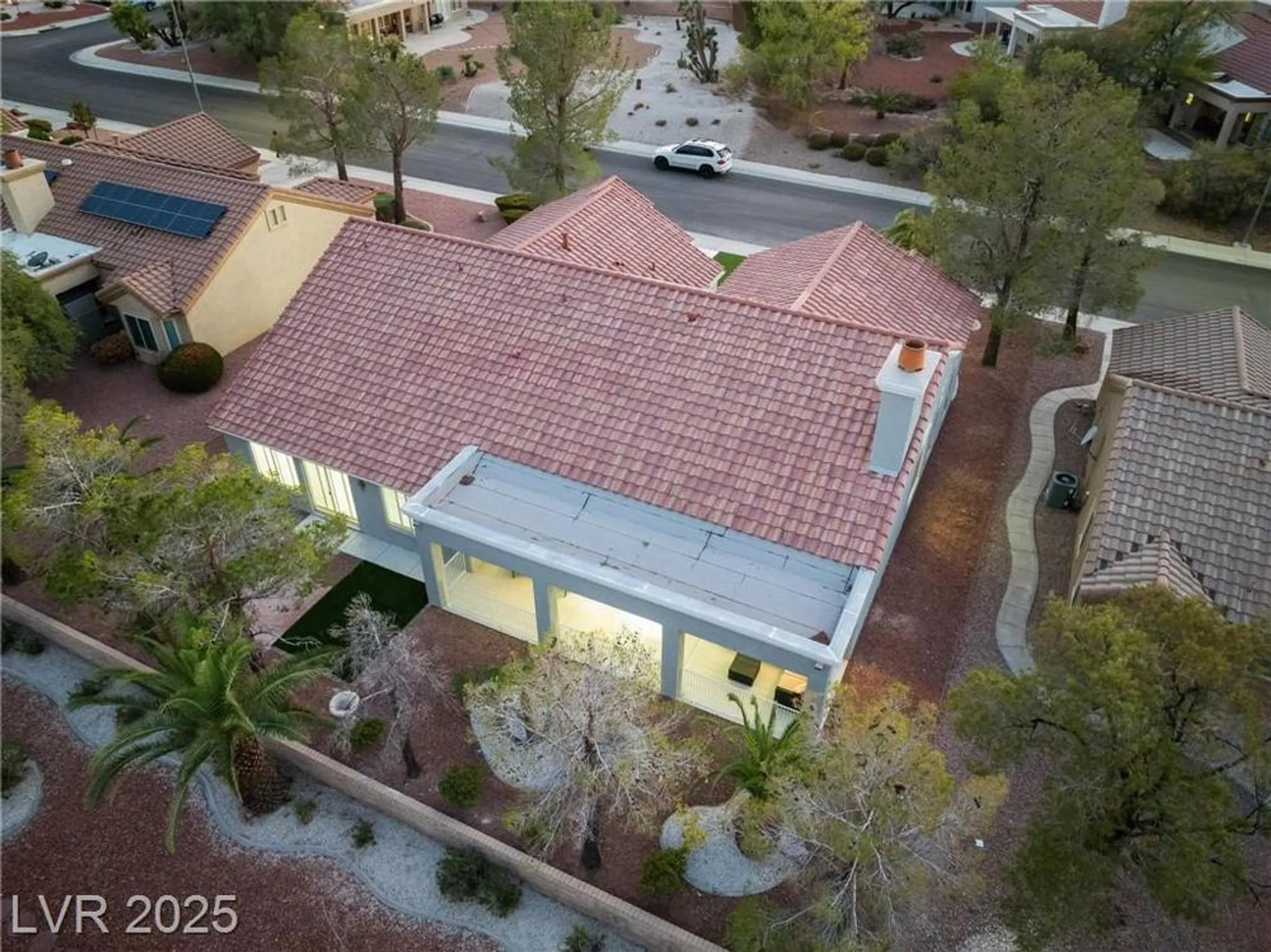 Property Slideshow image 3 of 57 | 2528 sunup dr, Las Vegas, NV, 89134