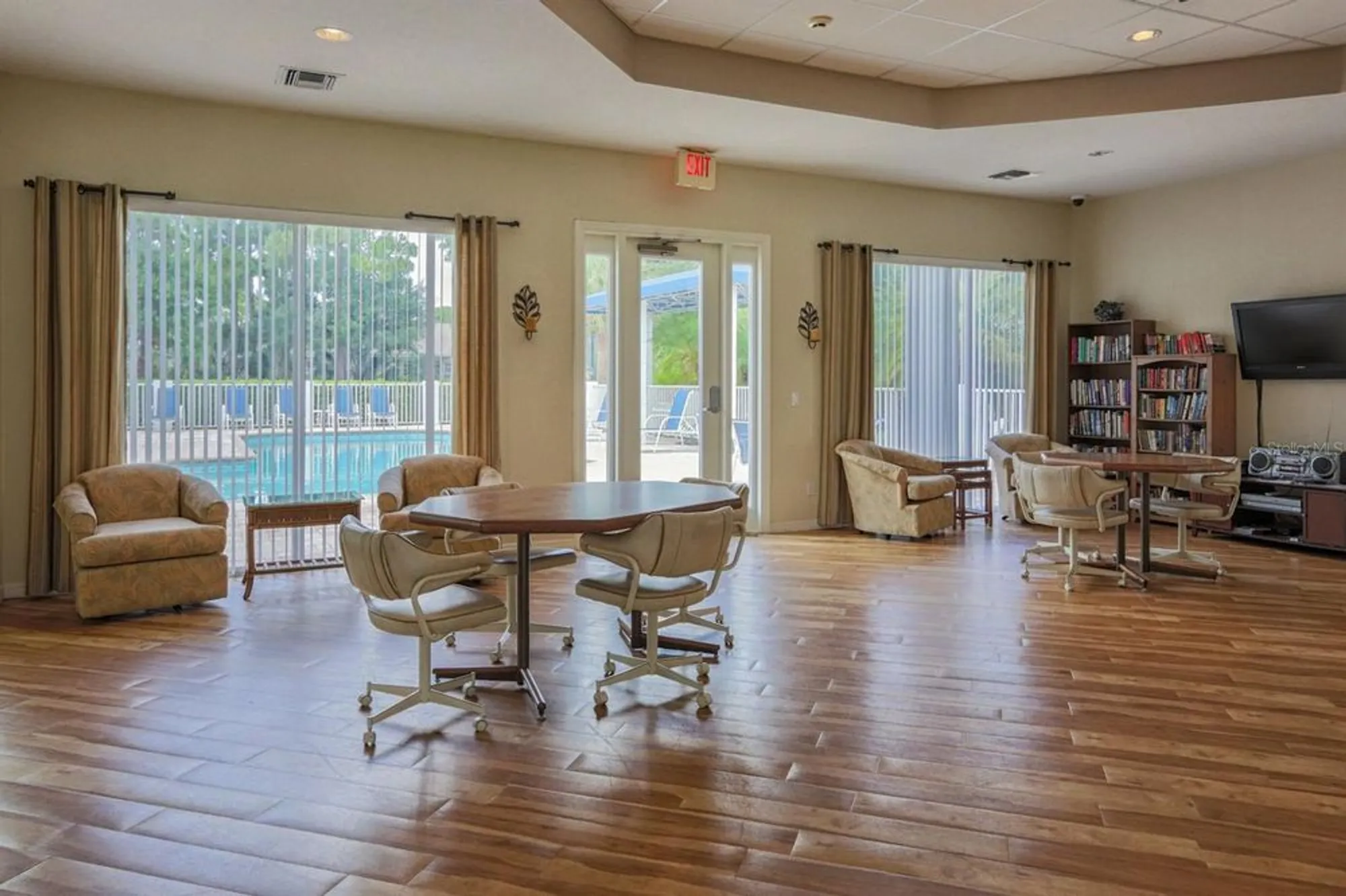 Property Slideshow image 34 of 76 | 805 montrose dr 203, Venice, FL, 34293