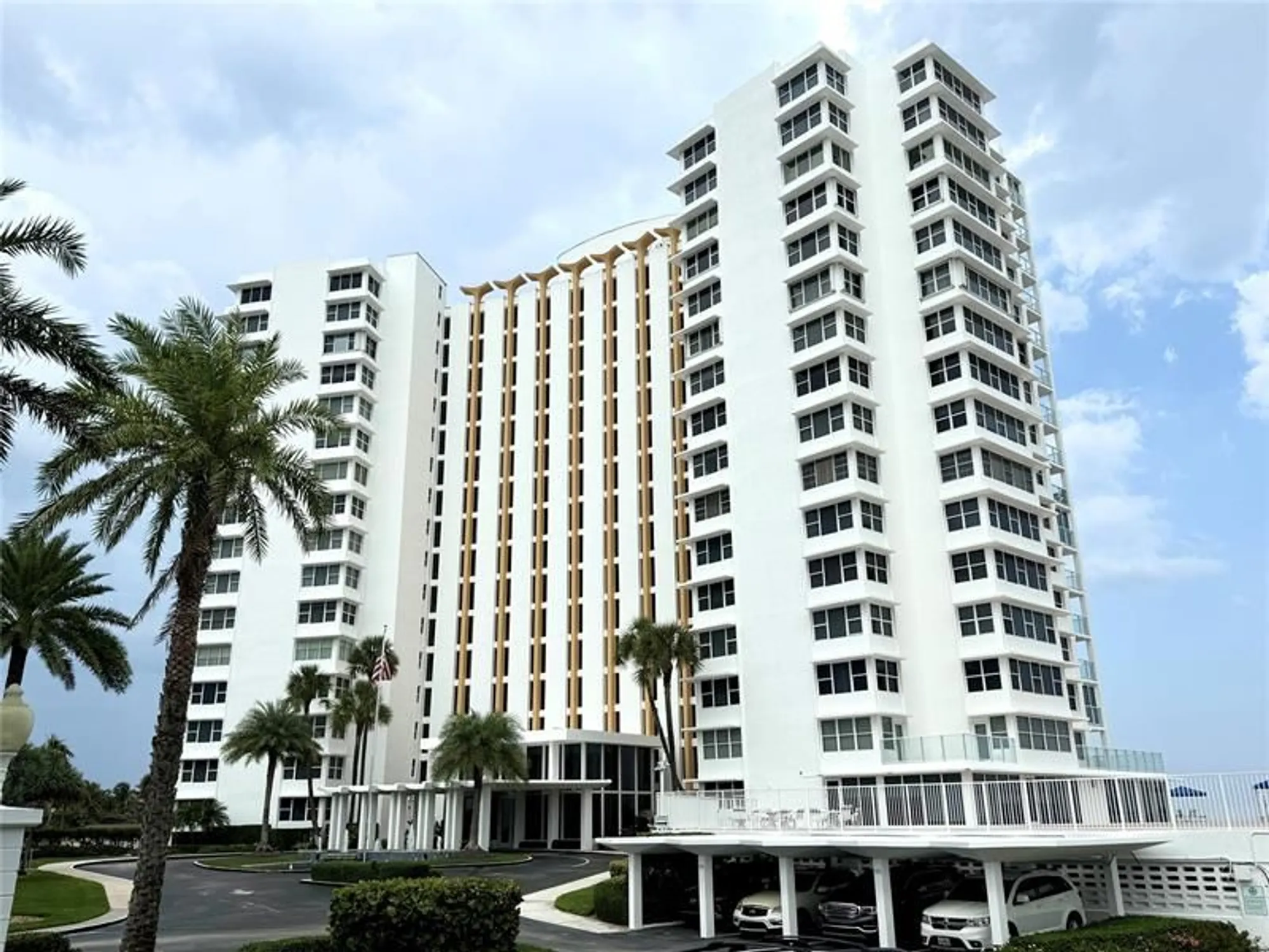 Property Slideshow image 1 of 12 | 3900 n ocean dr gc, Fort Lauderdale, FL, 33308