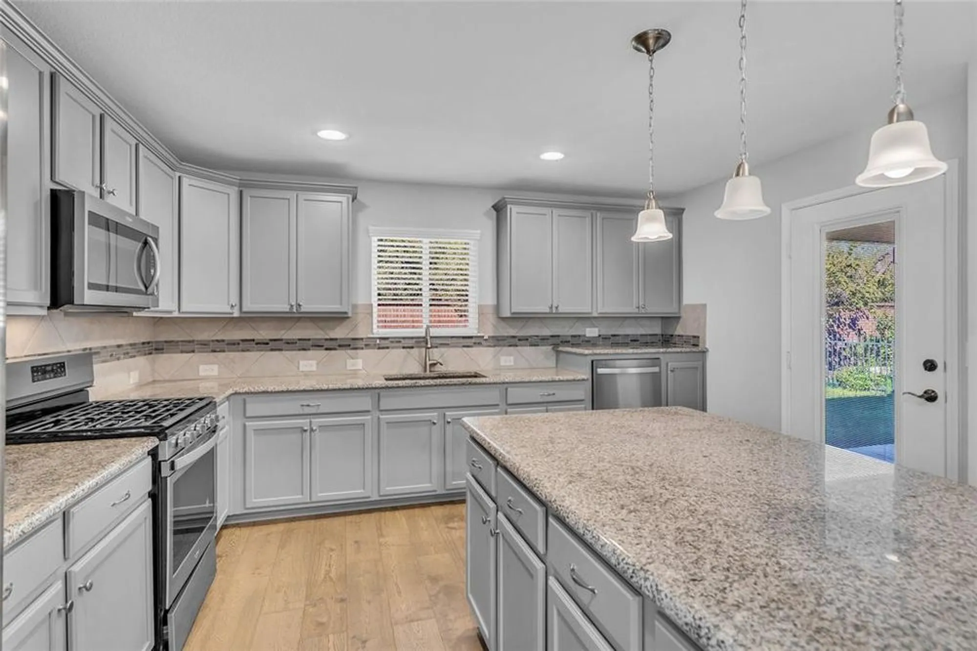 Property Slideshow image 17 of 31 | 8845 twin pines ln, Frisco, TX, 75036