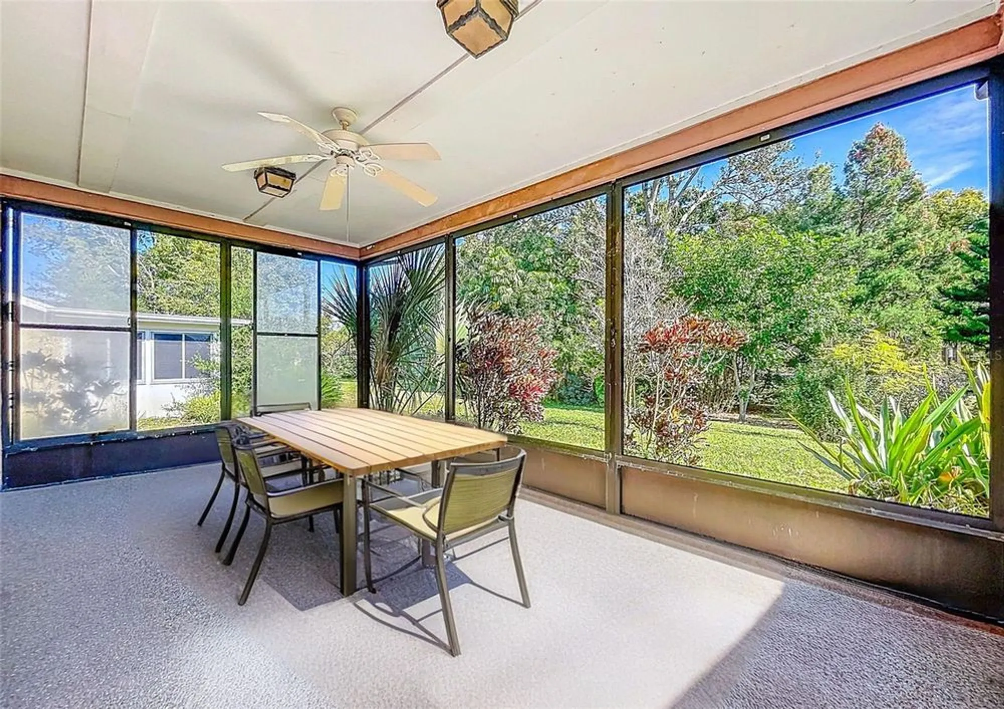 Property Slideshow image 24 of 51 | 1637 caledonia dr, Palm Harbor, FL, 34684