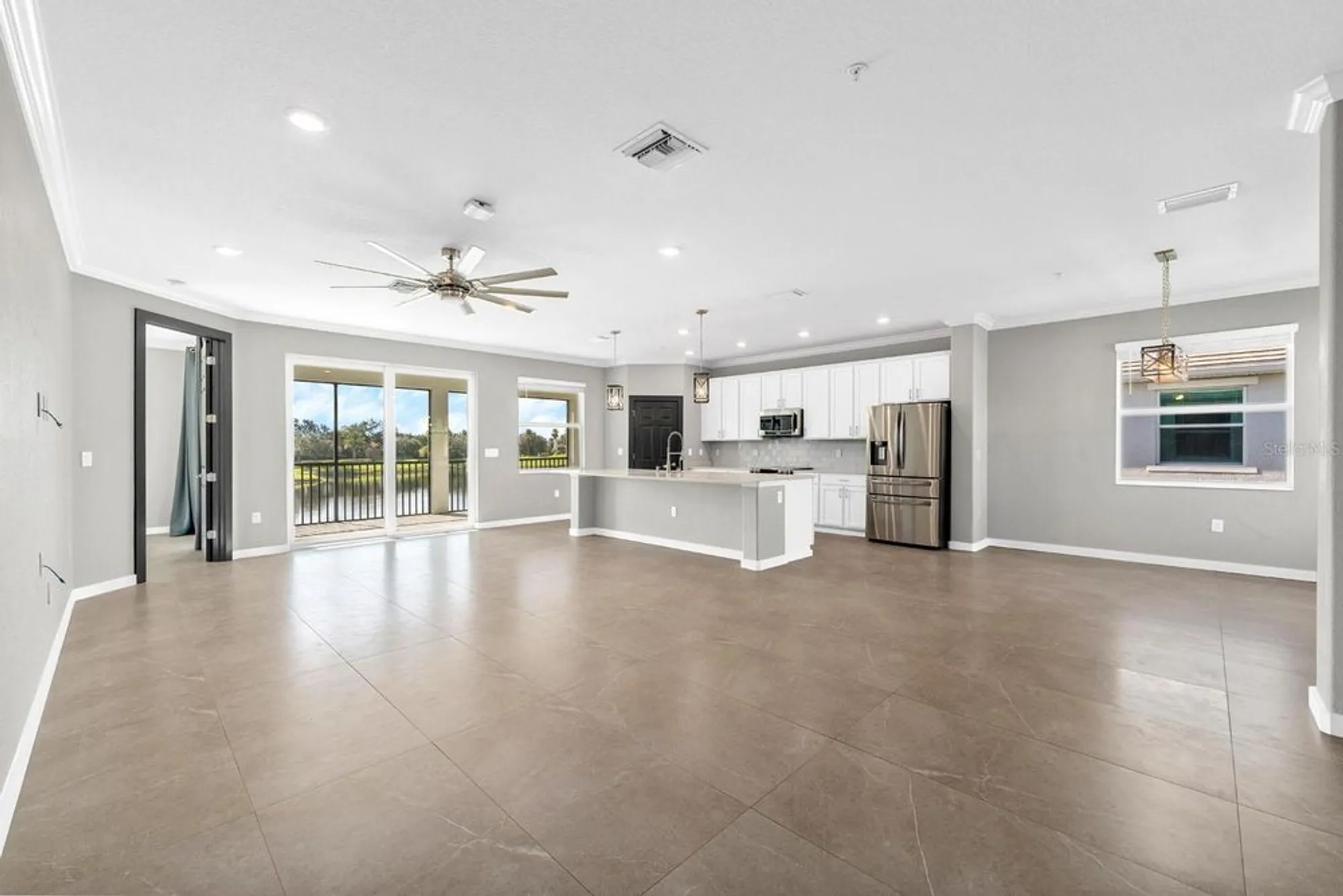 Property Slideshow image 7 of 41 | 933 tidewater shores loop # 722, Bradenton, FL, 34208