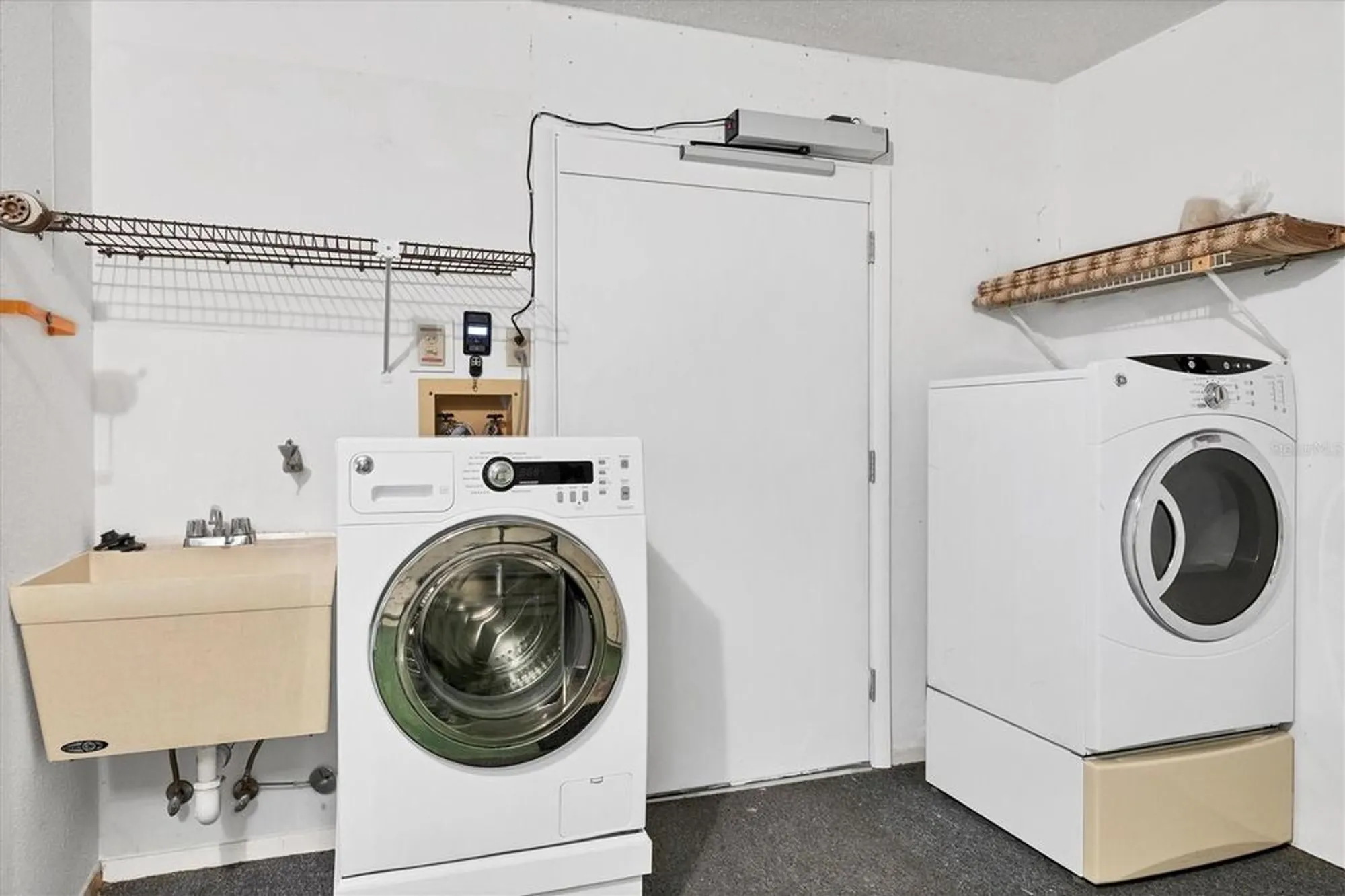 Property Slideshow image 28 of 55 | 606 chestnut ln, Englewood, FL, 34223