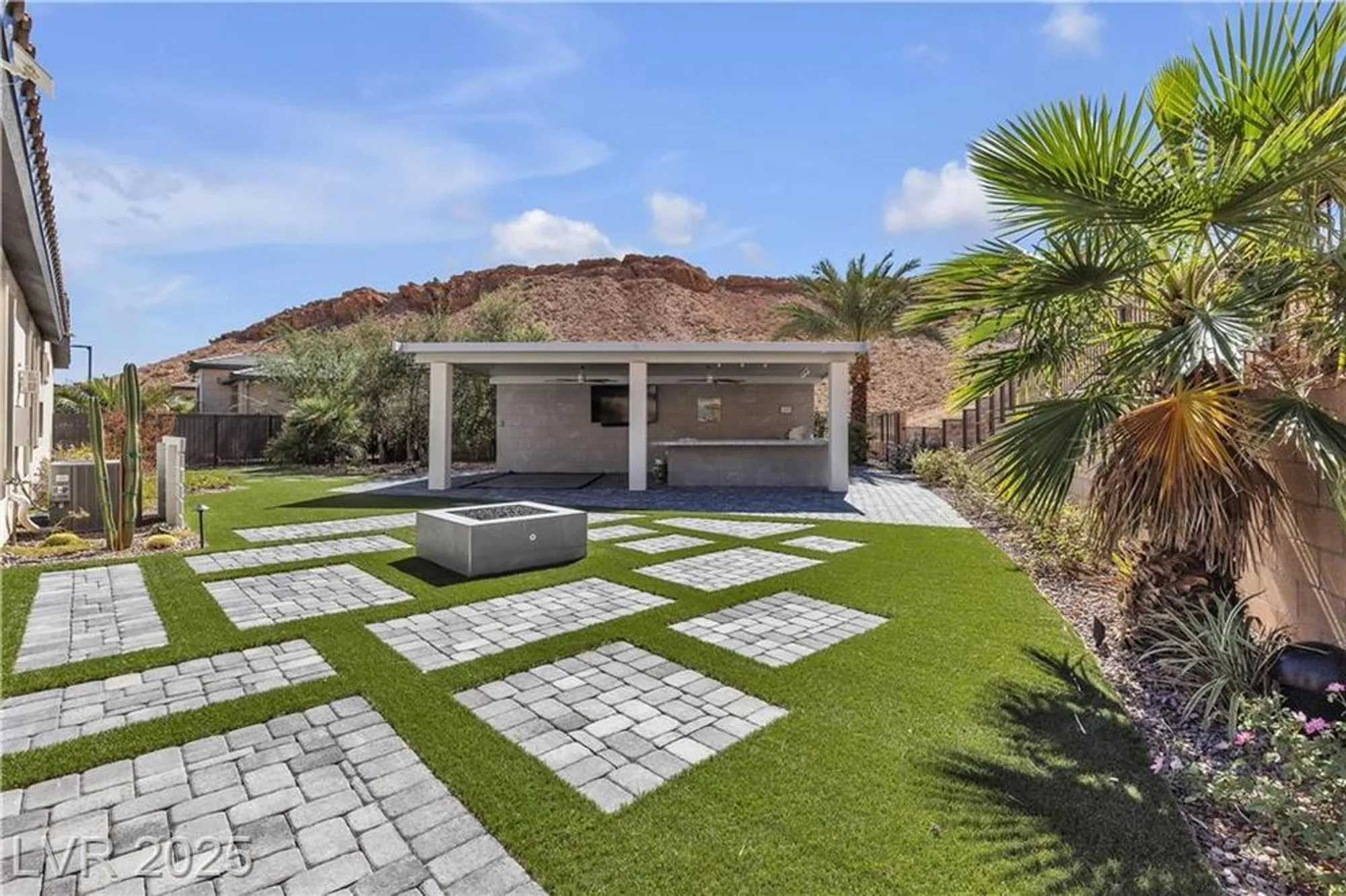 Property Slideshow image 46 of 76 | 11 acacia creek ct, Henderson, NV, 89011