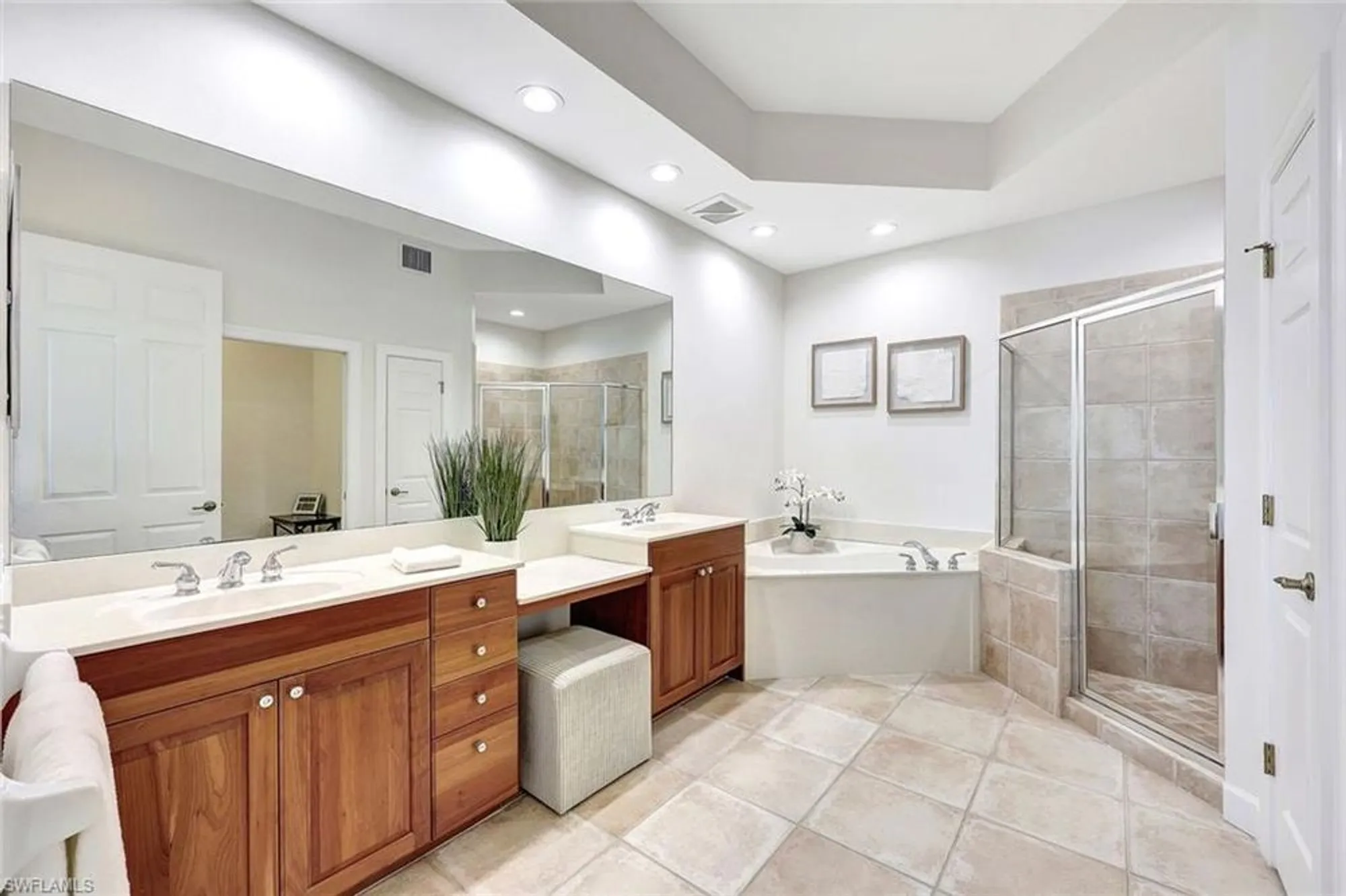 Property Slideshow image 13 of 26 | 23720 merano ct 101, Estero, FL, 34134