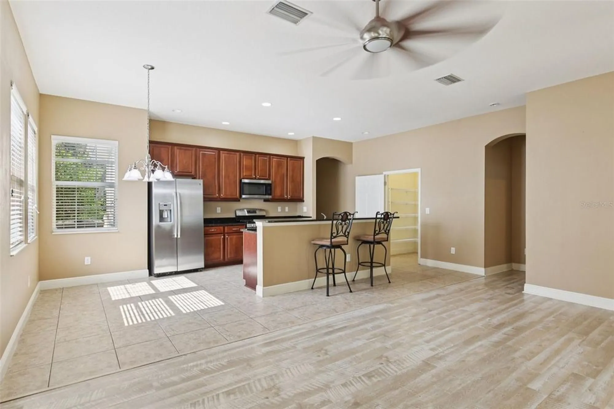 Property Slideshow image 7 of 35 | 221 sunset crest ct, Apollo Beach, FL, 33572