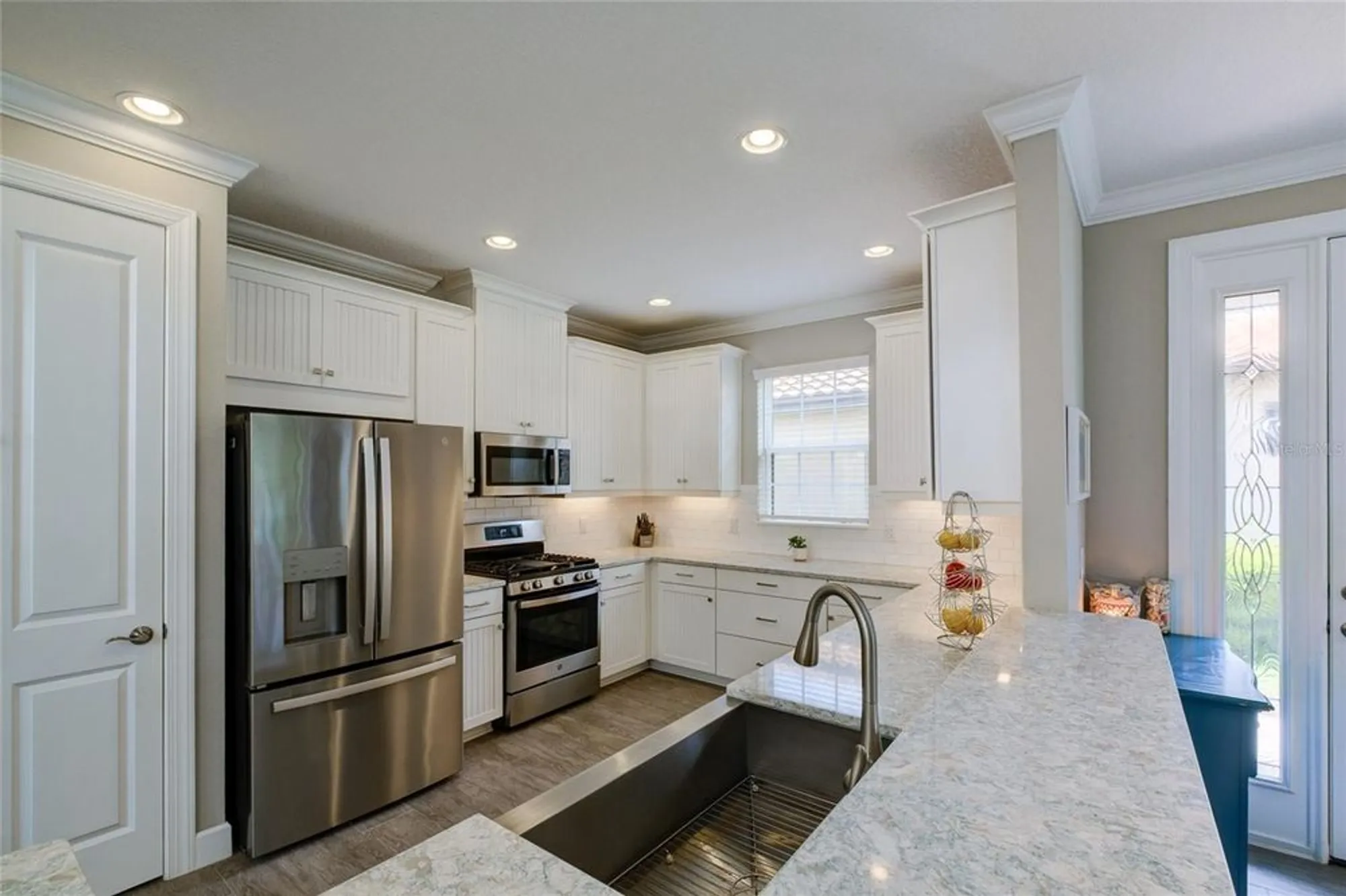 Property Slideshow image 15 of 46 | 5301 bartolomeo st, Sarasota, FL, 34238