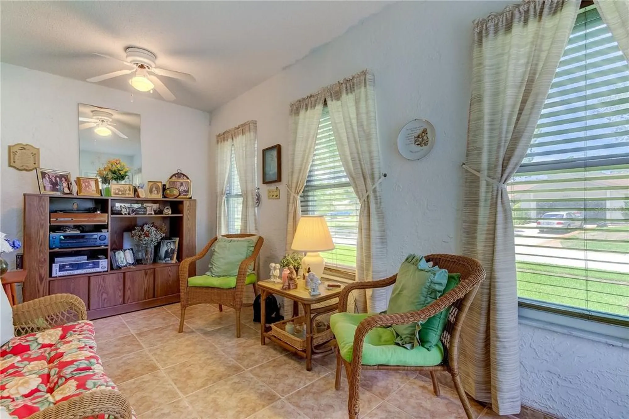 Property Slideshow image 32 of 44 | 3283 hilary cir 2c, Palm Harbor, FL, 34684
