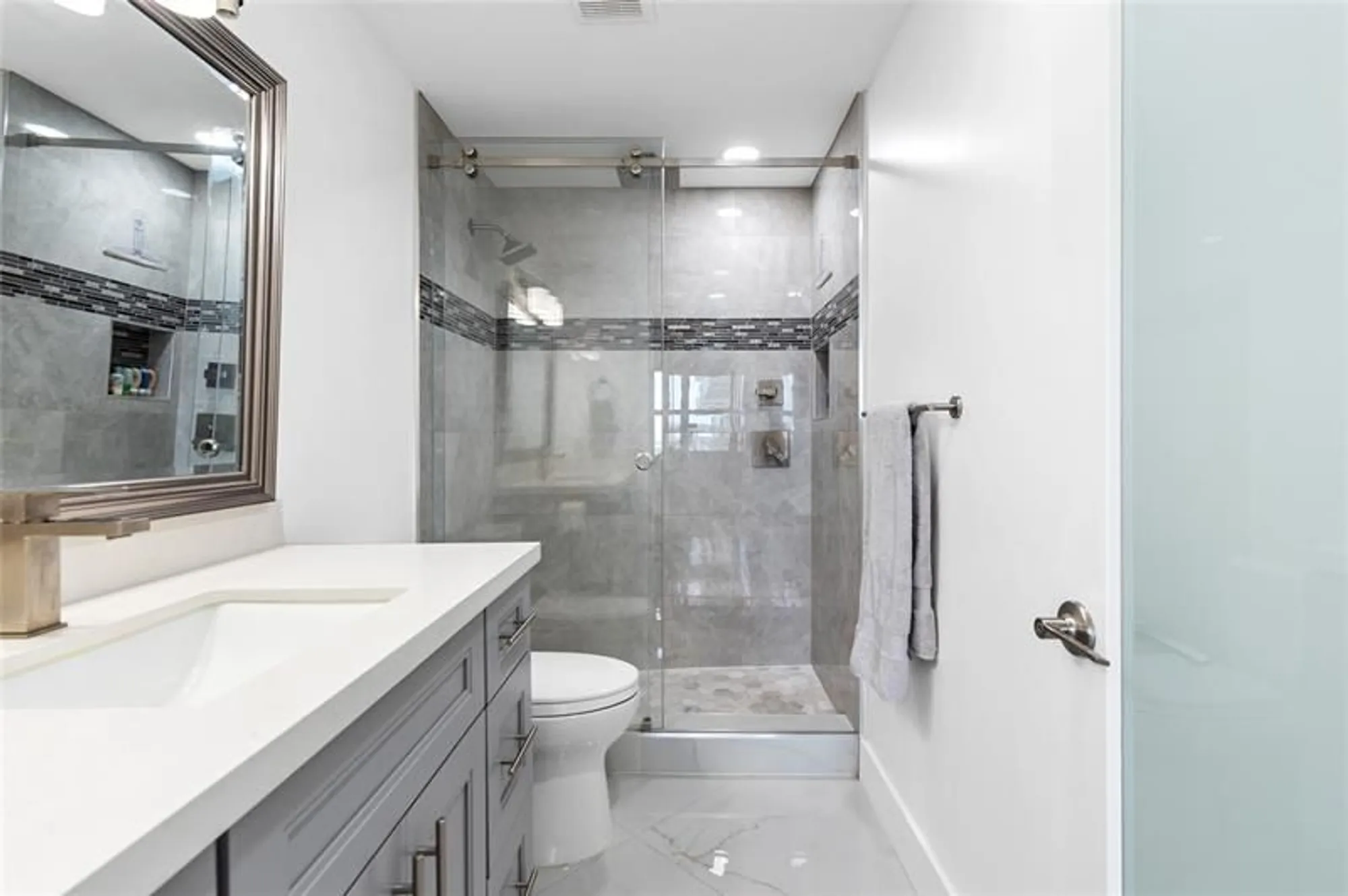 Property Slideshow image 11 of 41 | 3200 ne 36th st 1612, Fort Lauderdale, FL, 33308
